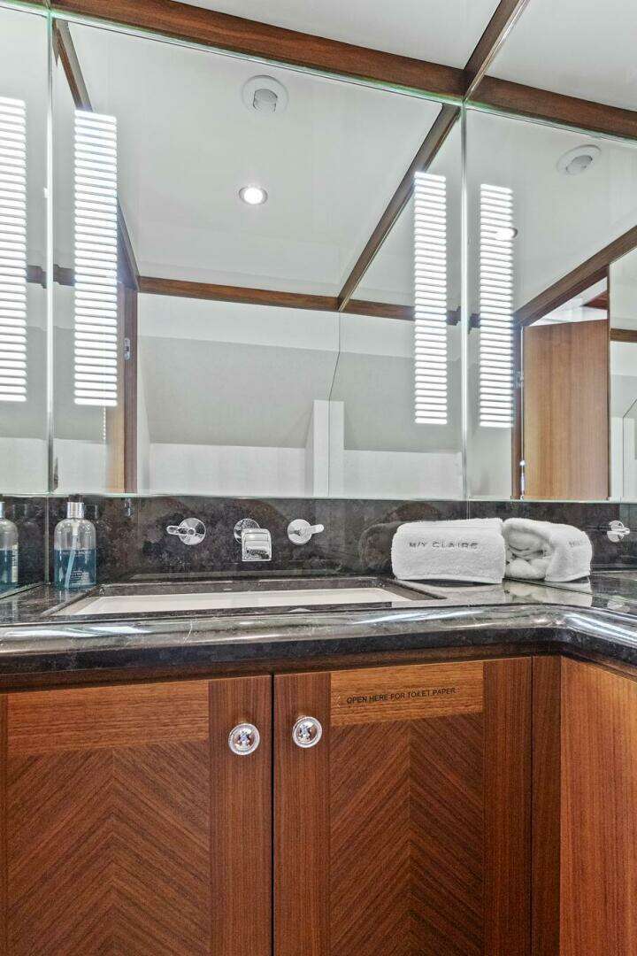 2016 Ocean Alexander 85 E - Image 100