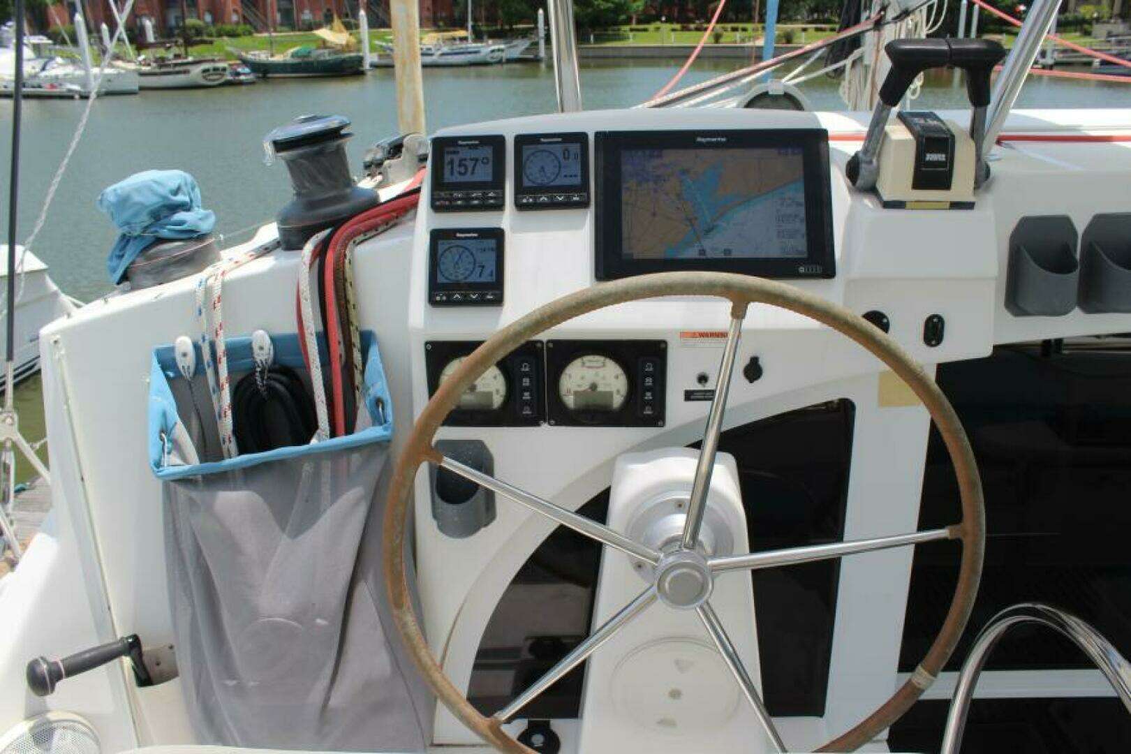 2010 Lagoon 380 - Image 23
