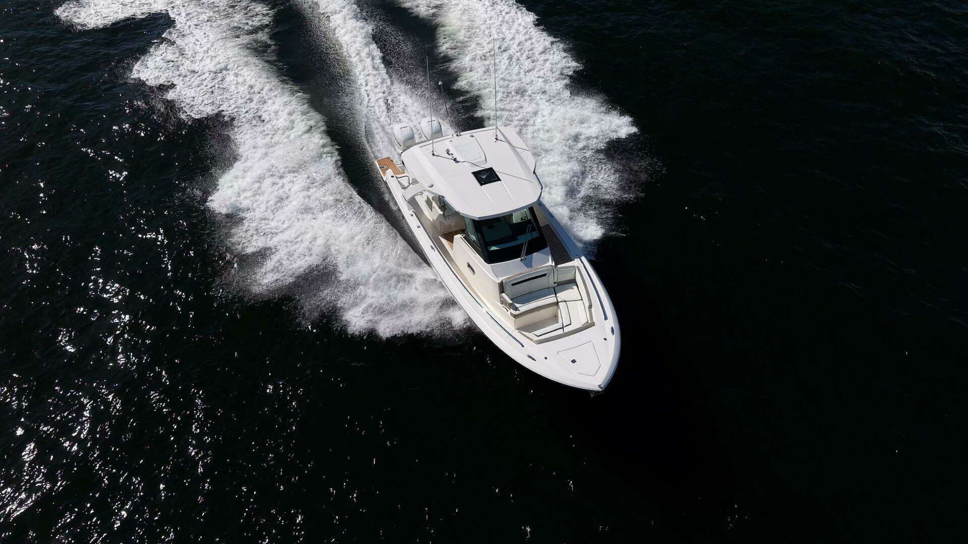 2023 Tiara Yachts 34LS - Image 18