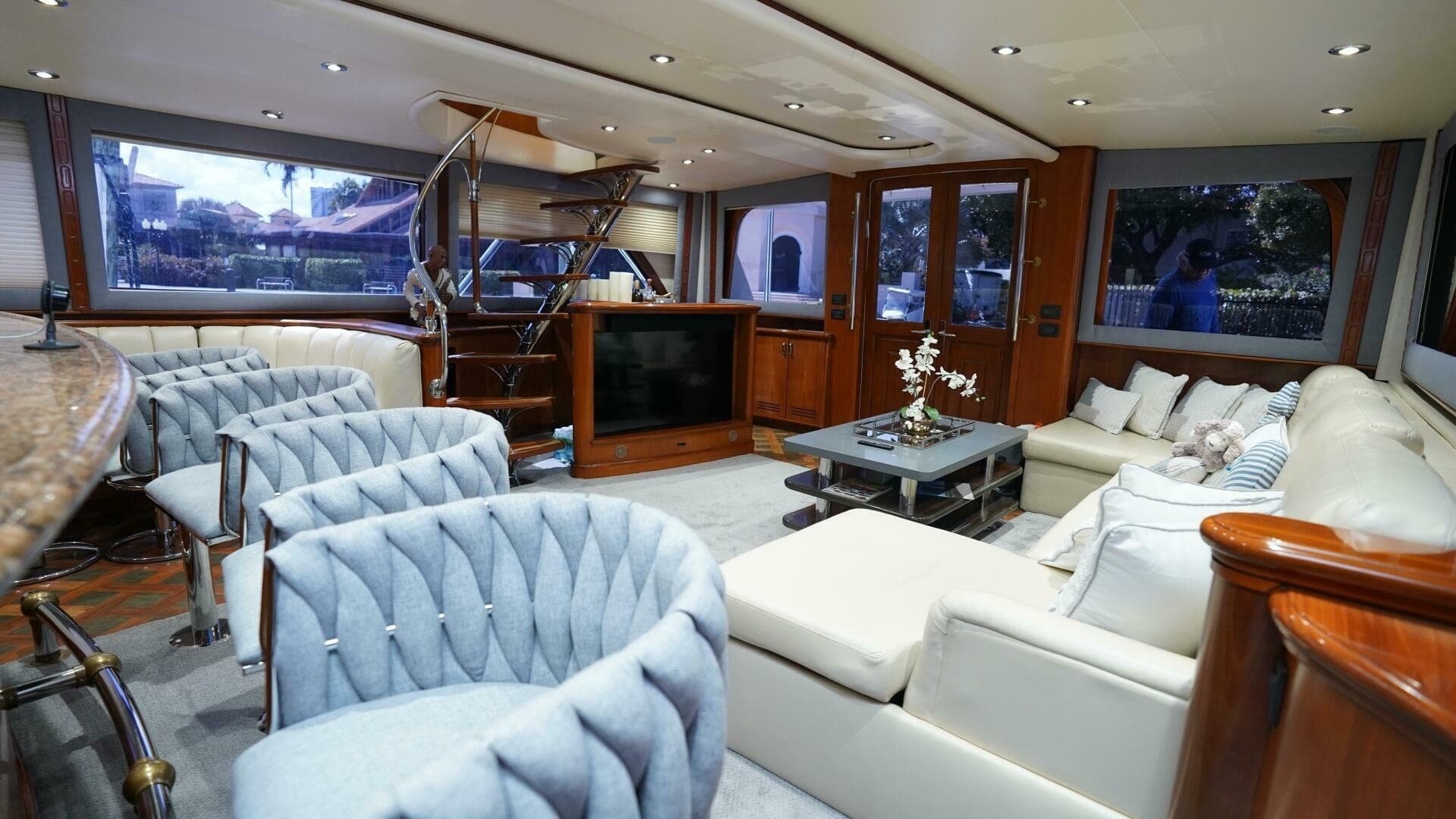 2005 Sea Force IX Enclosed Flybridge - Image 8