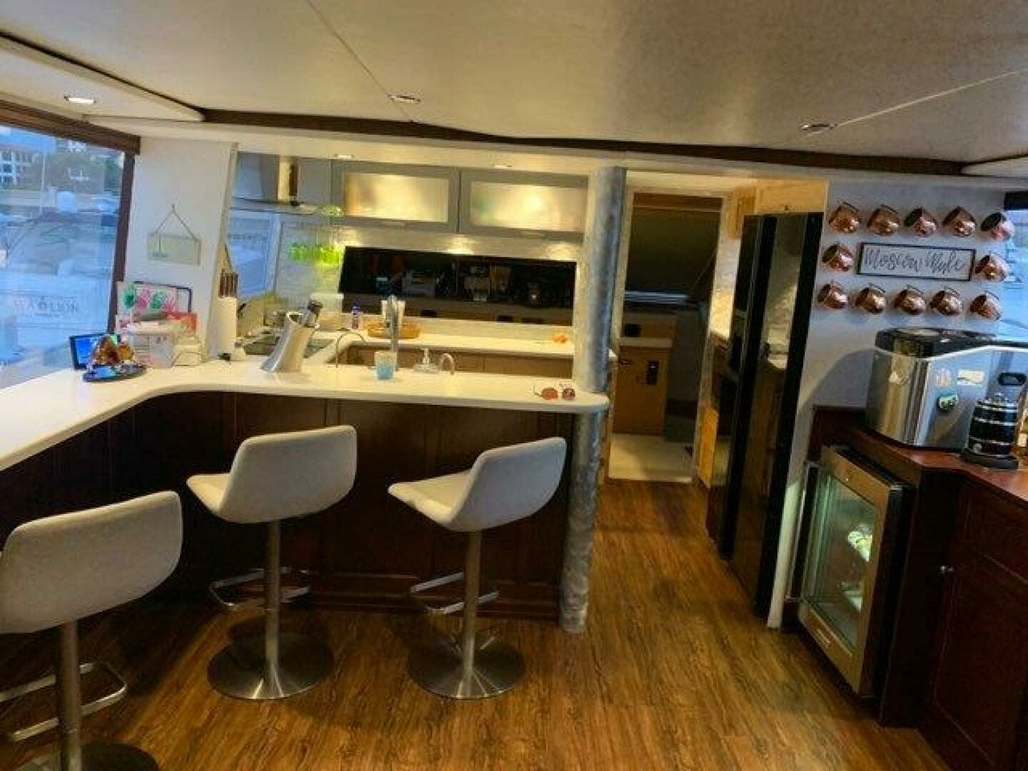1988 Viking Motor Yacht - Image 11