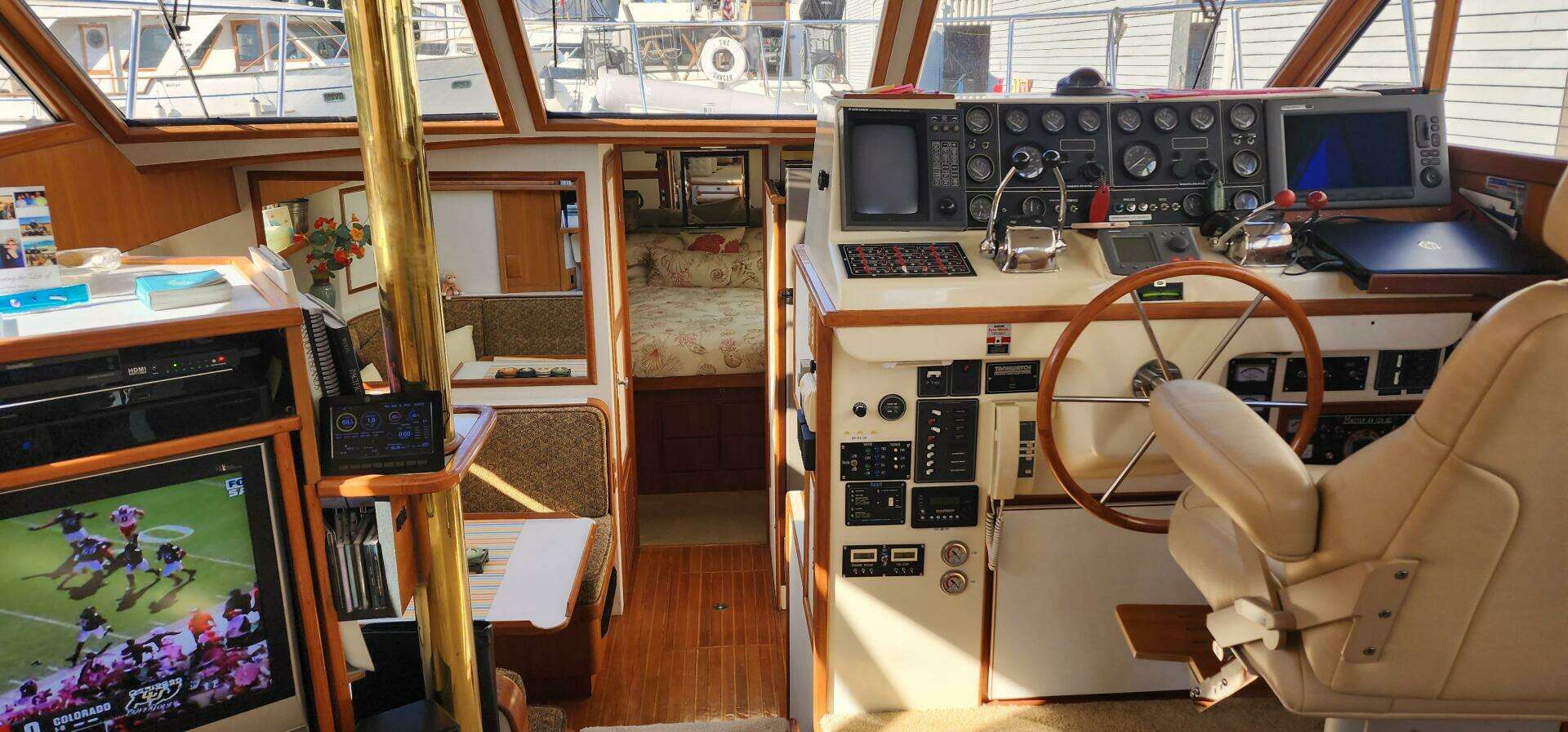 1988 Vantare 44 Aft Cabin - Image 10