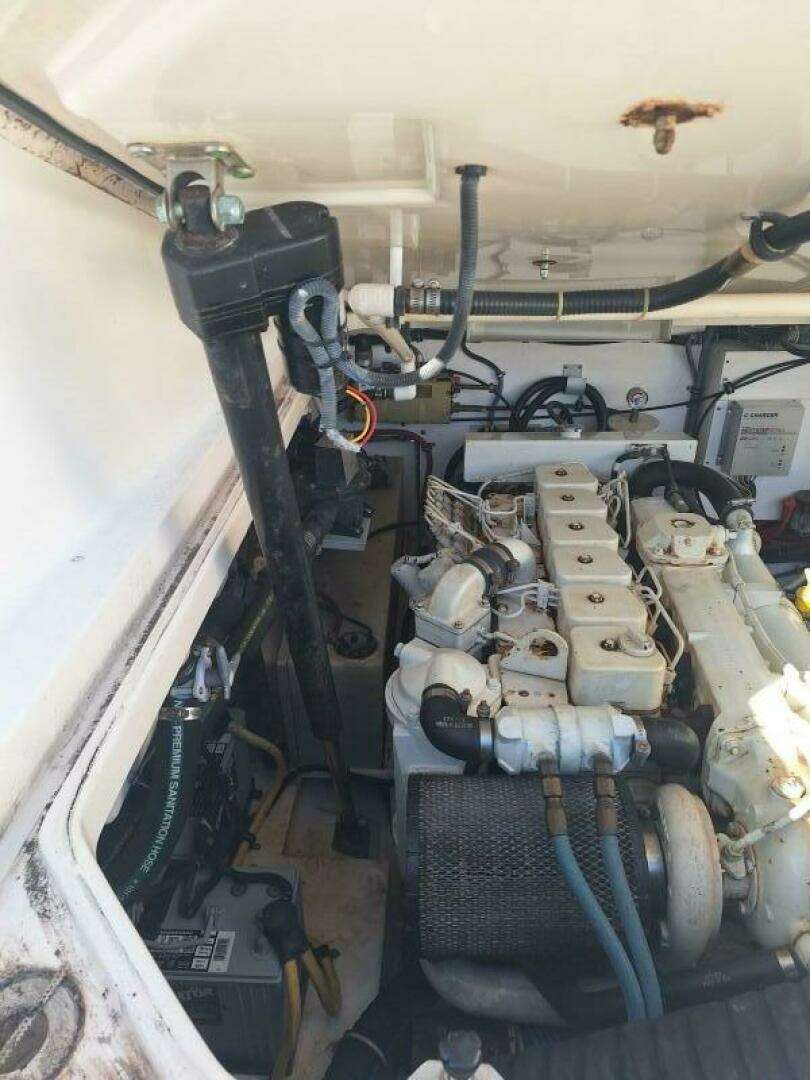 2002 Tiara Yachts 3500 Open - Image 25