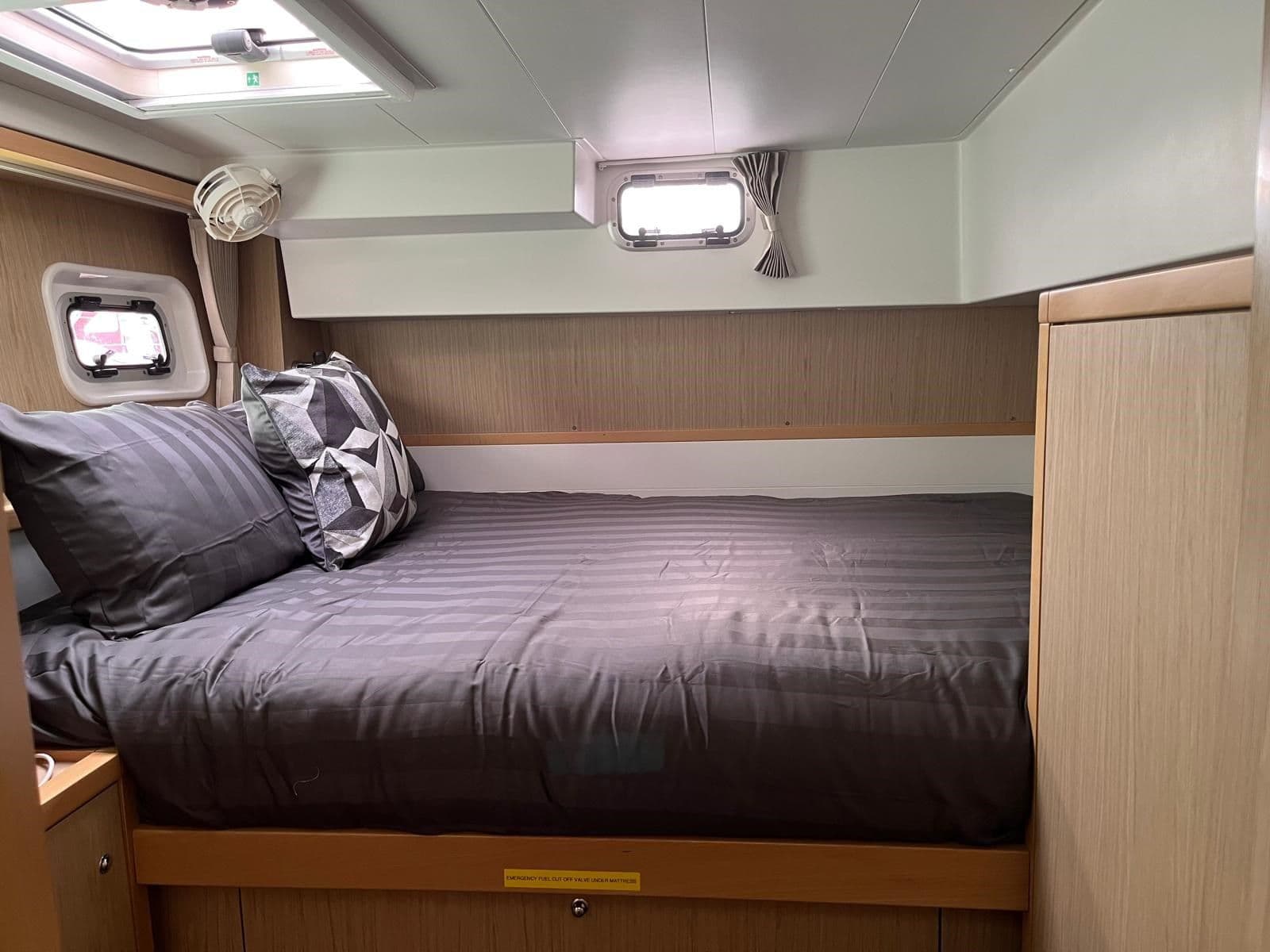 Lagoon 39- aft double cabin