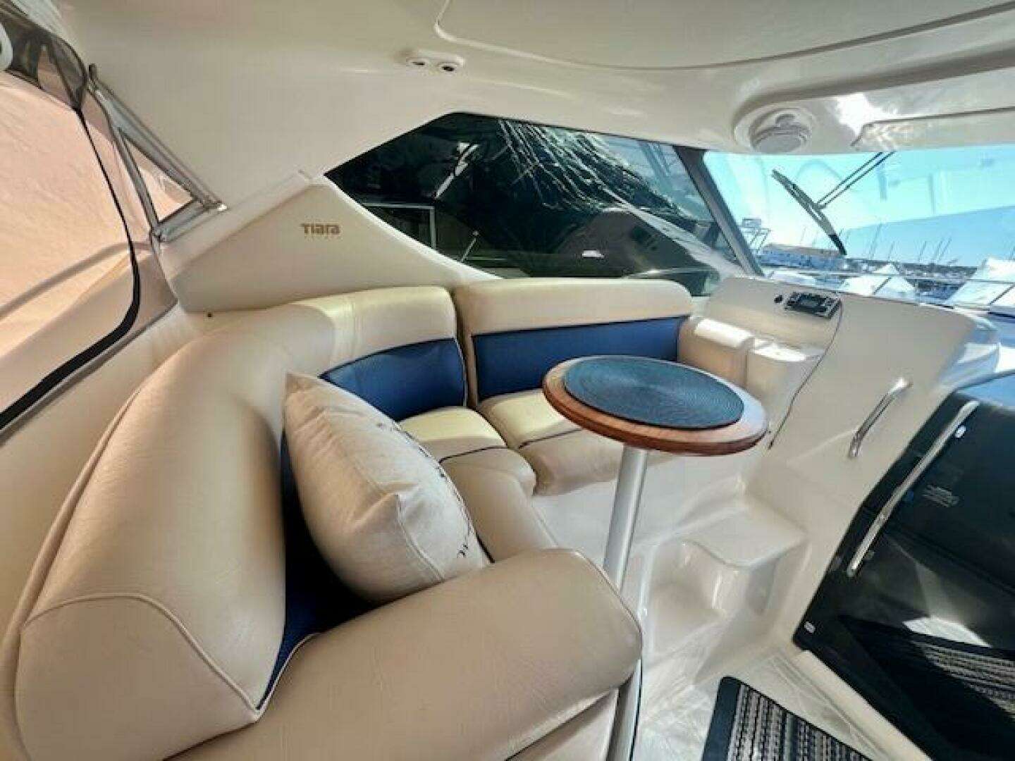 2007 Tiara Yachts 3900 Sovran - Image 7