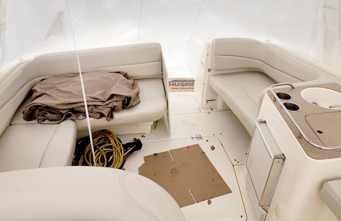 2006 Larson Cabrio 330 - Cockpit