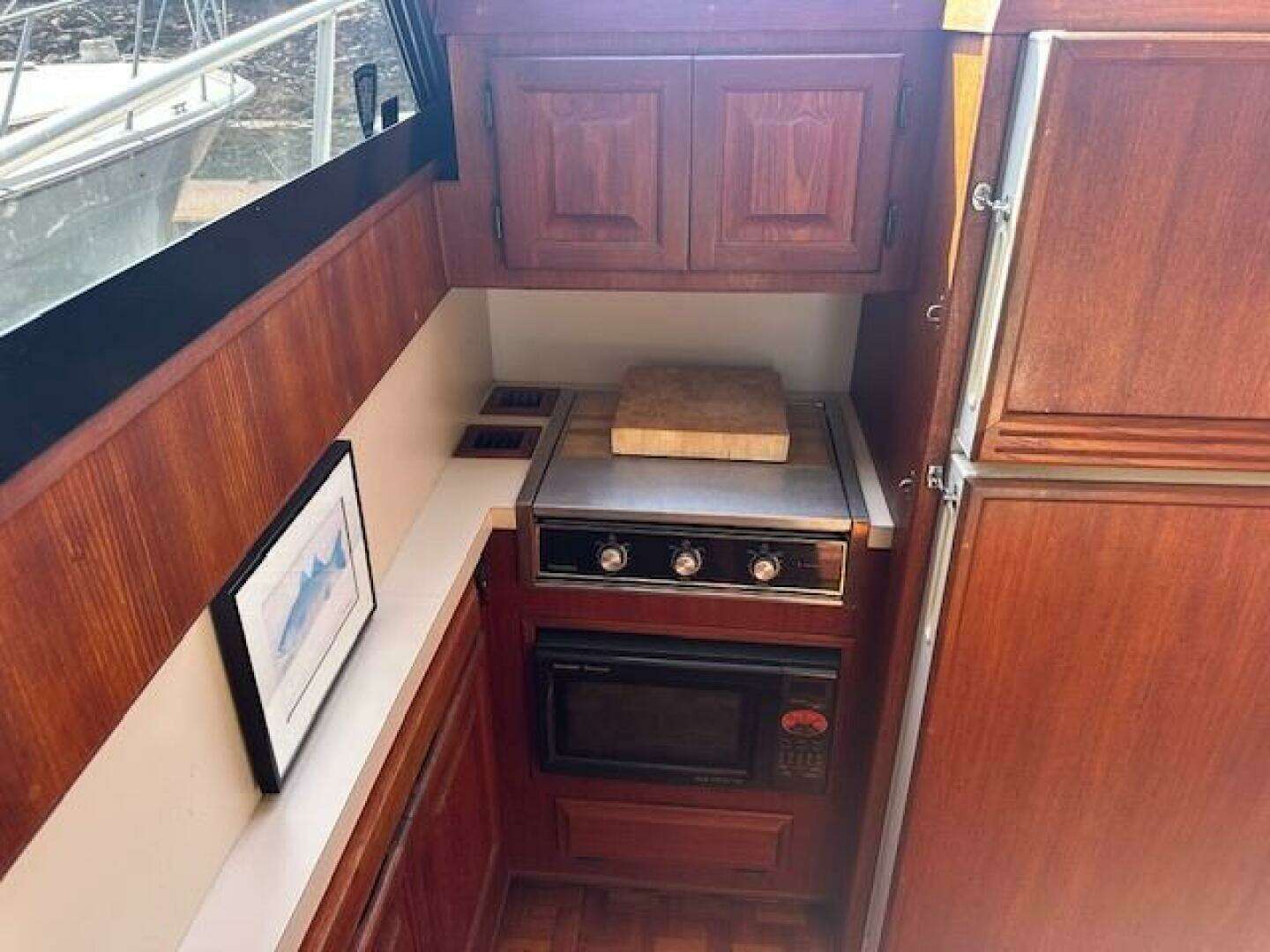 1988 Viking 45 Convertible - Image 25