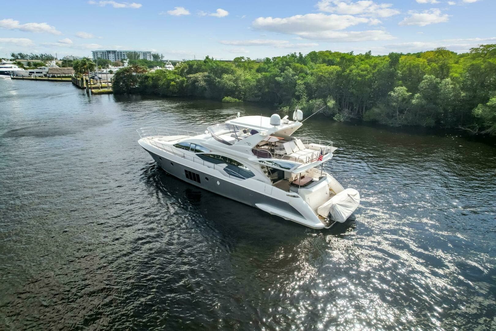2013 Azimut 70 - Image 6