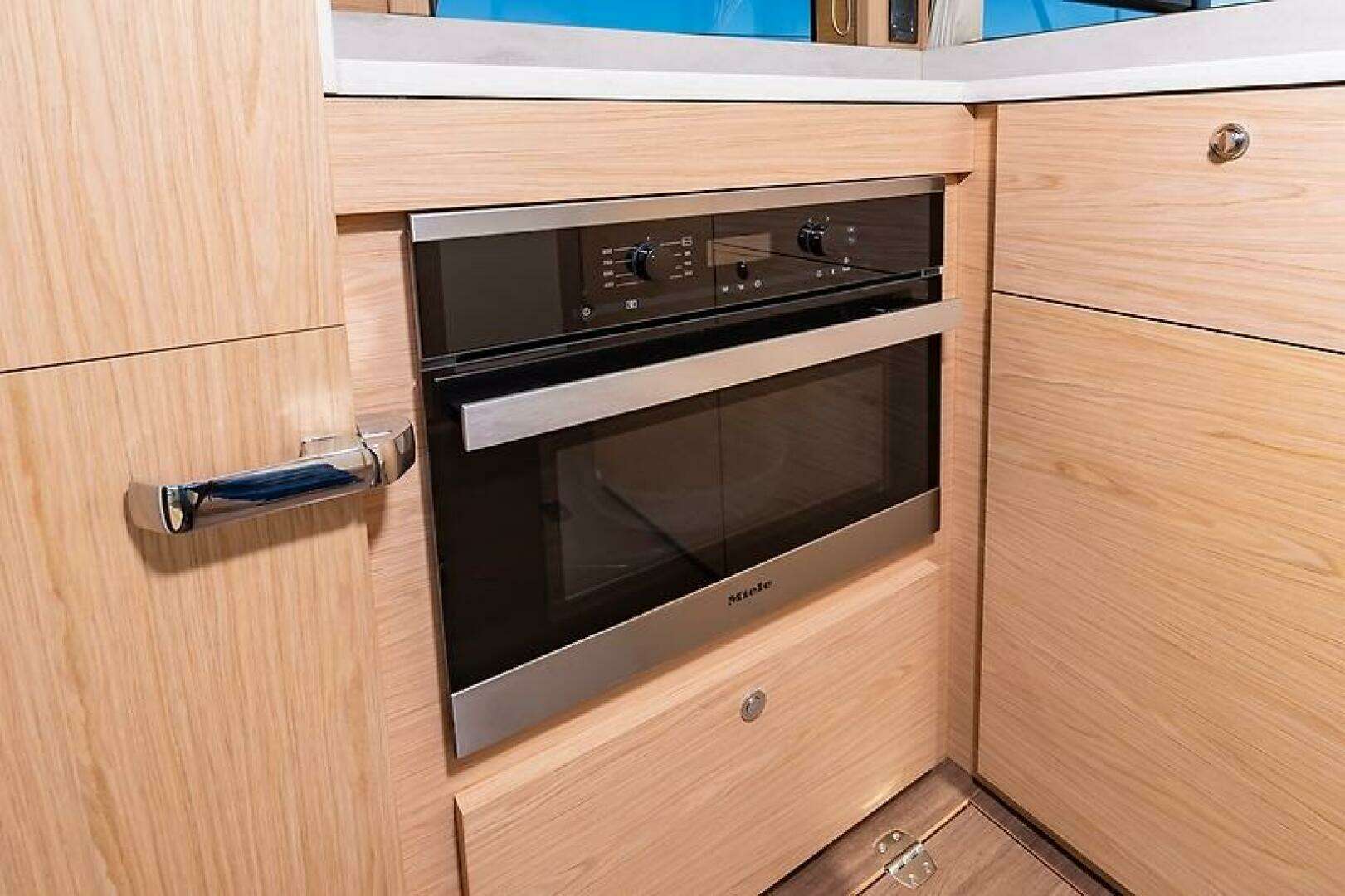 2022 Beneteau Swift Trawler - Image 25