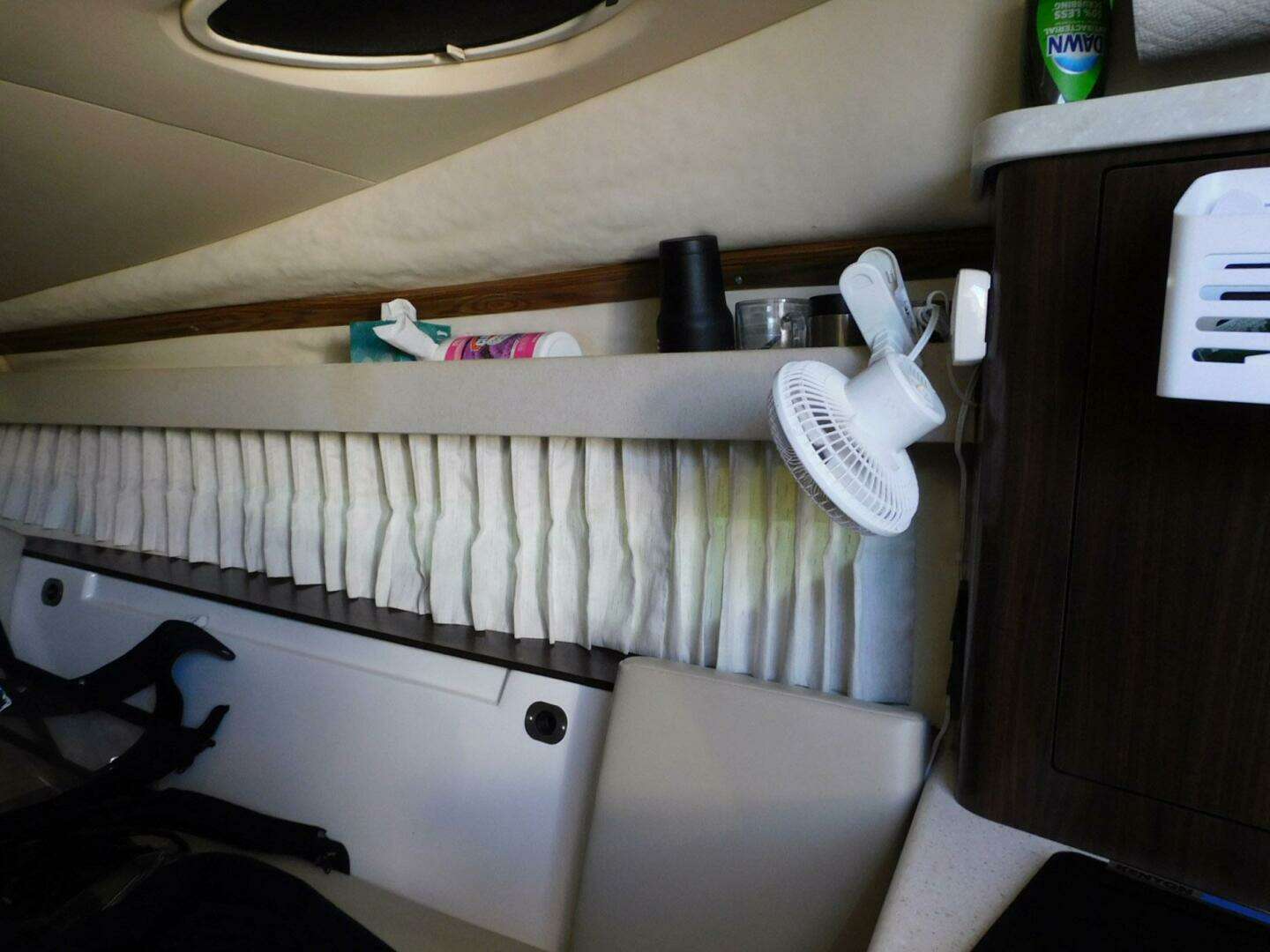 2019 Regal 28 Express - Image 21