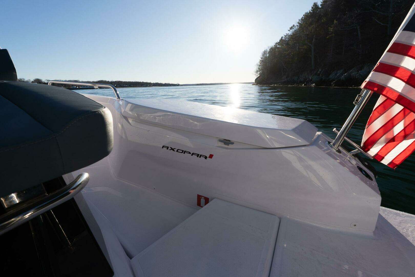 2026 Axopar Cross Cabin - Image 14
