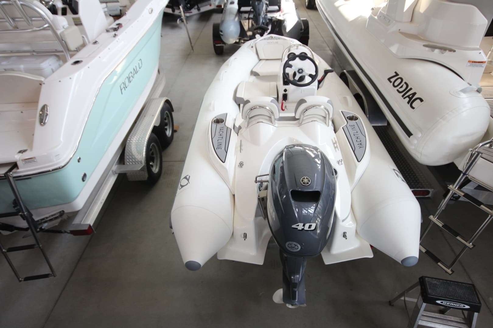 2026 Zodiac Yachtline 360 Deluxe NEO - Image 2