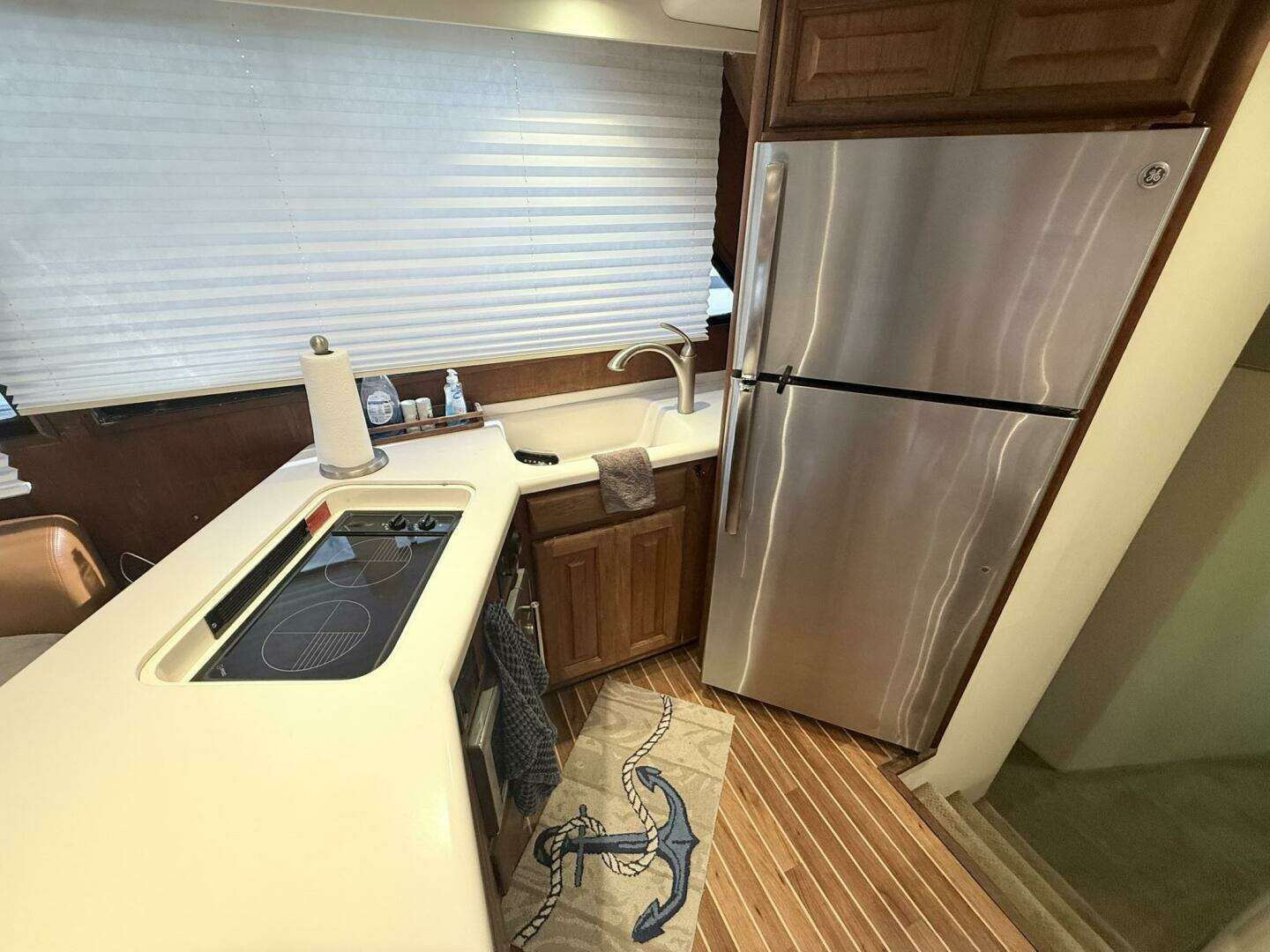 1992 Viking 50 Convertible - Image 23