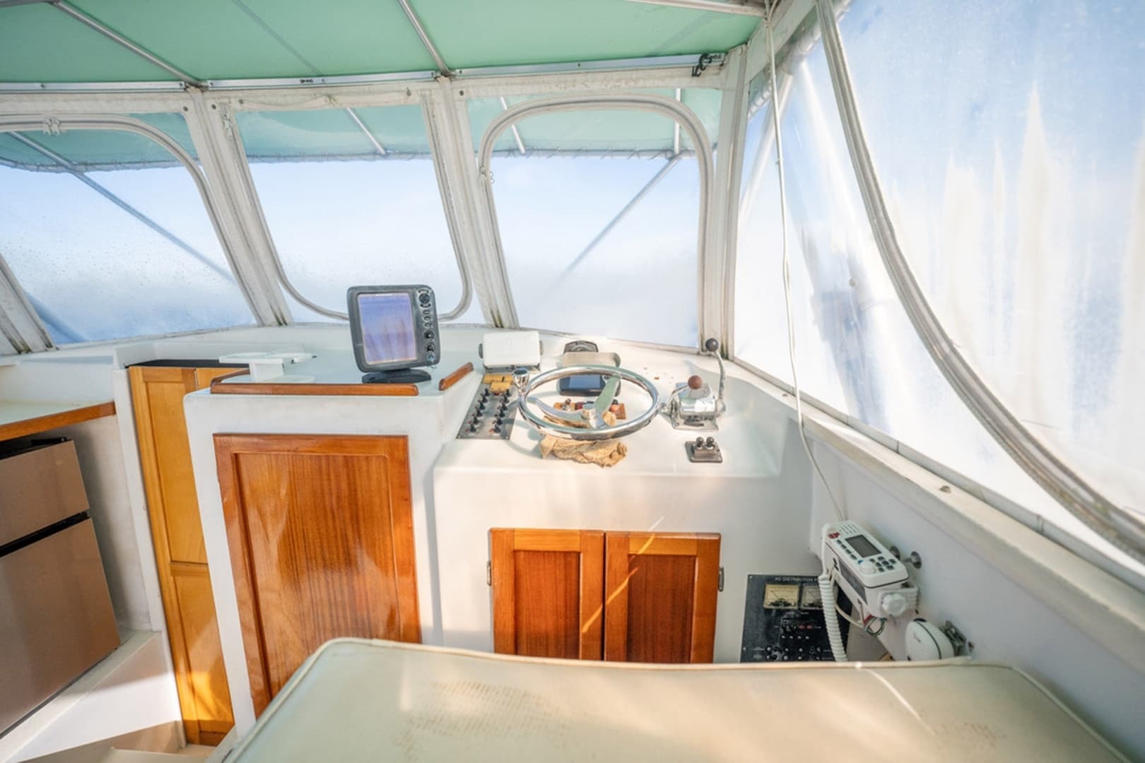 2005 Custom Michael Fritz 34' Pilothouse - Image 7