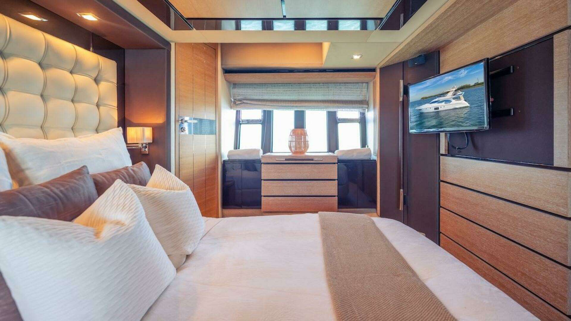2012 Azimut Evolution - Image 47