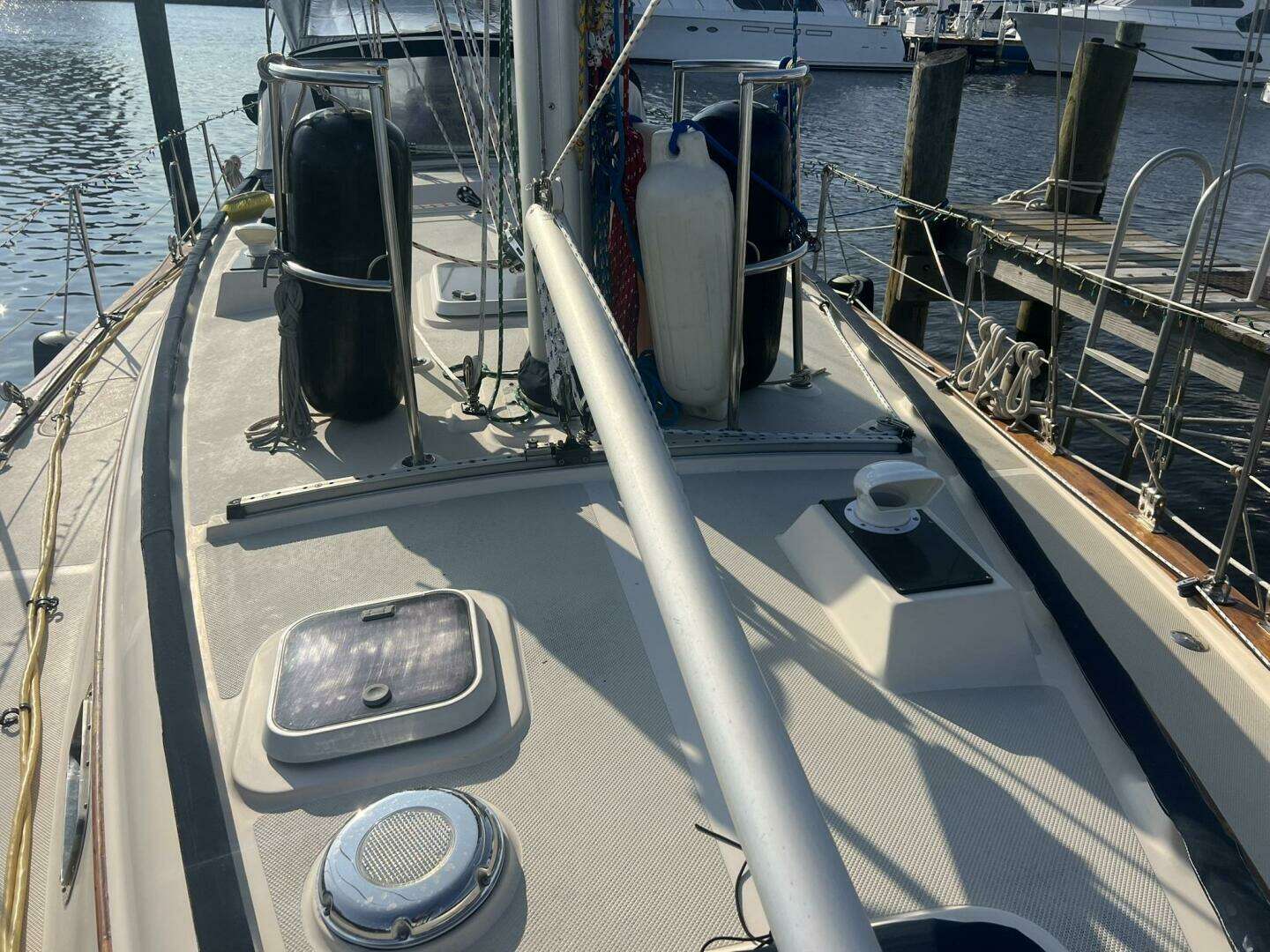1994 Island Packet Cutter - Image 12