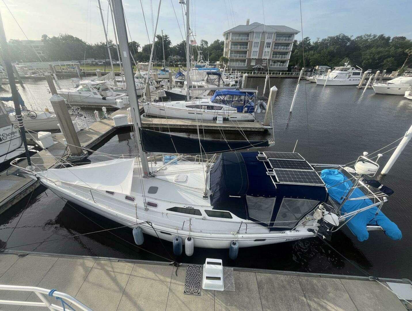 1999 Catalina 42 MK II - Image 6
