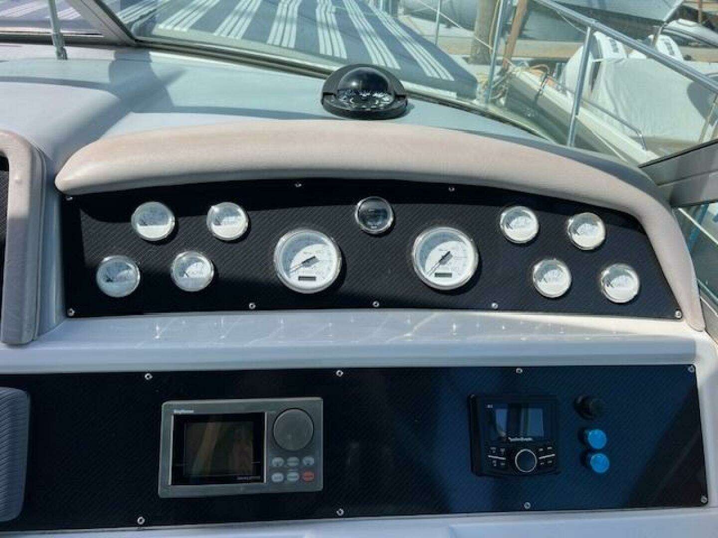 1994 Sea Ray 400 express - Image 19
