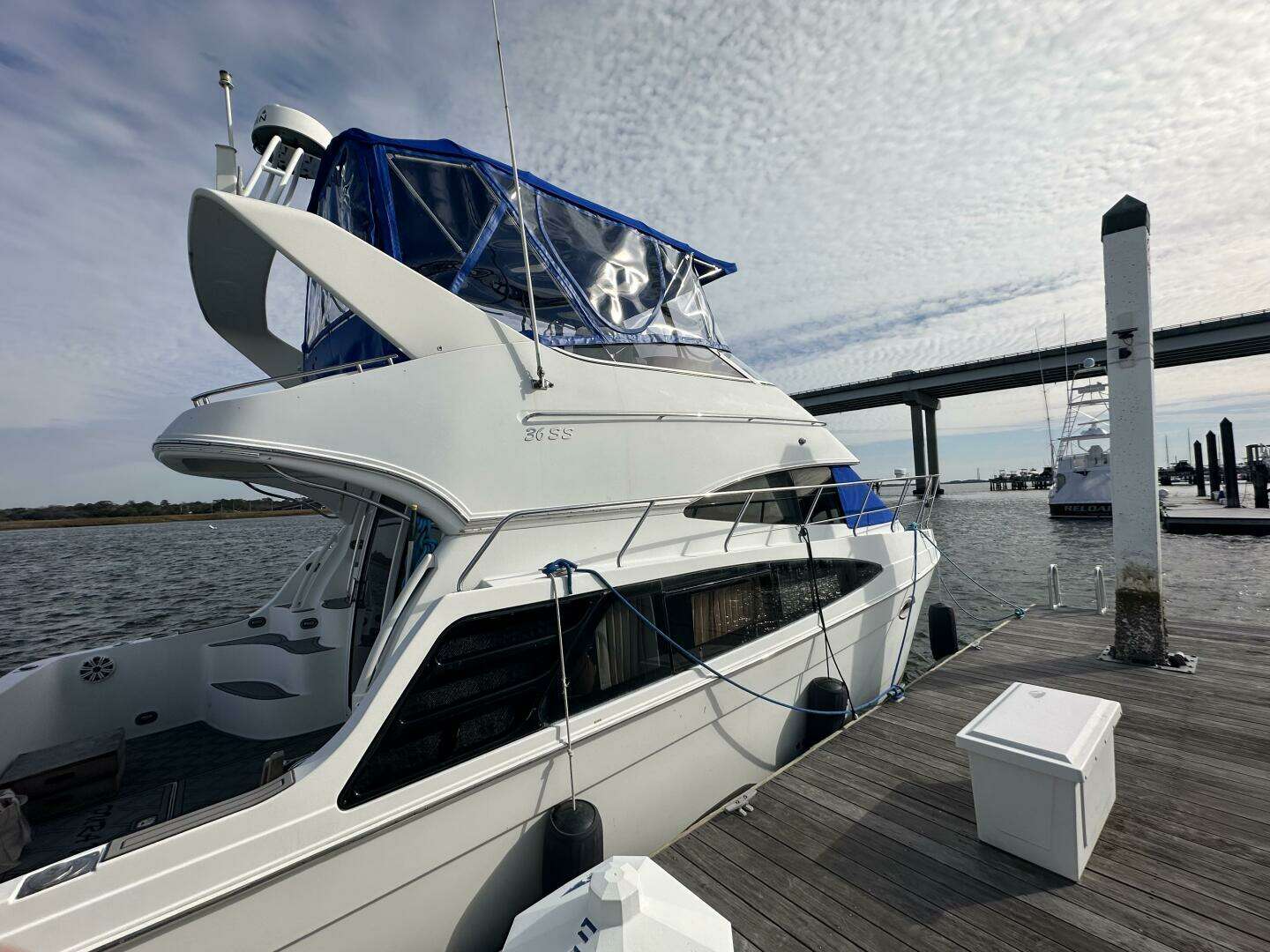 2005 Carver 36 SS - Image 12