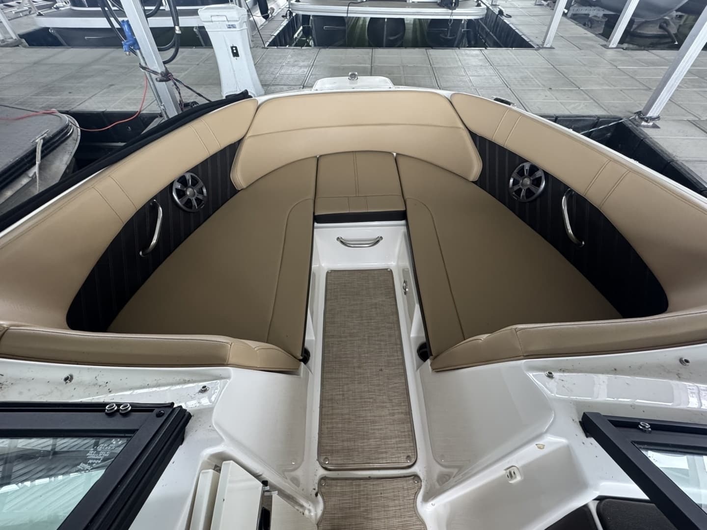 2020 Sea Ray SPX230 - Image 6