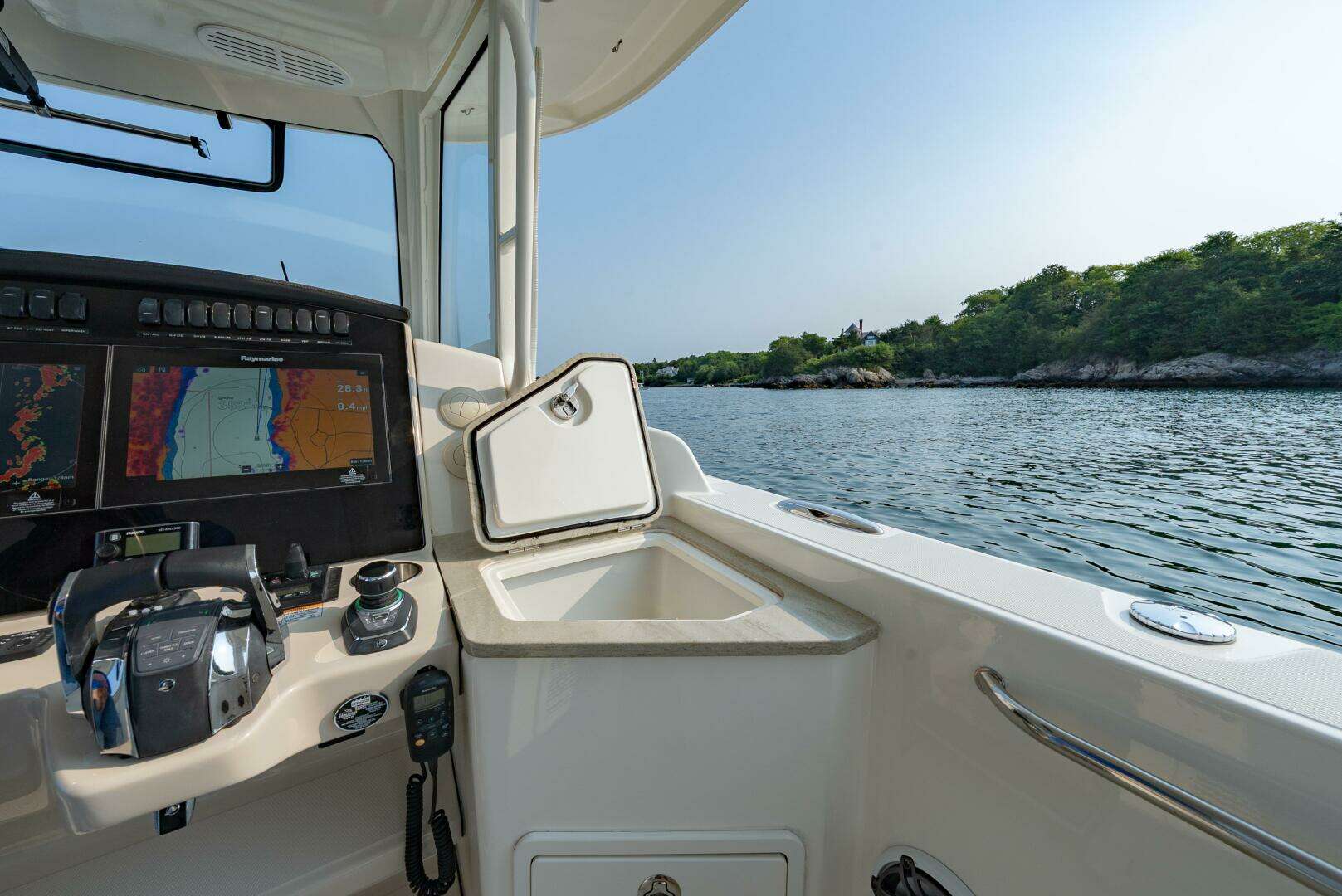 2019 Boston Whaler 350 EX Realm - Image 17