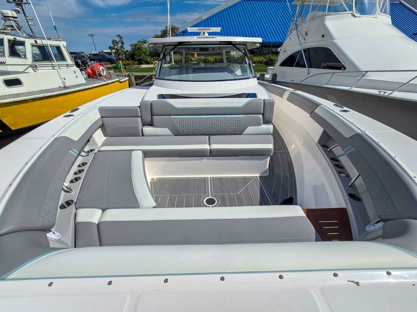 2025 Regal 50 SAV - Image 40