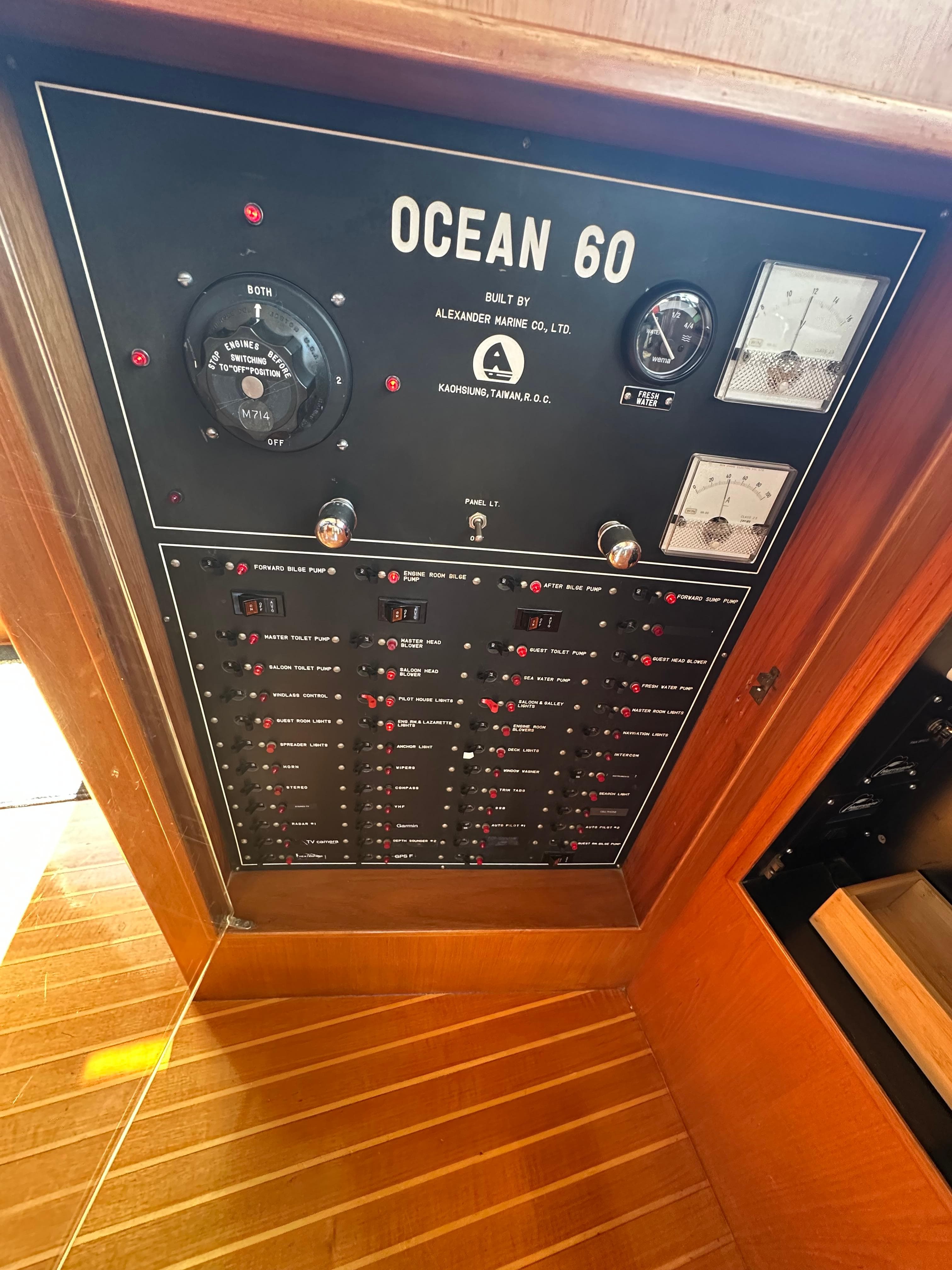 1985 Ocean Alexander 60 Pilothouse - 68