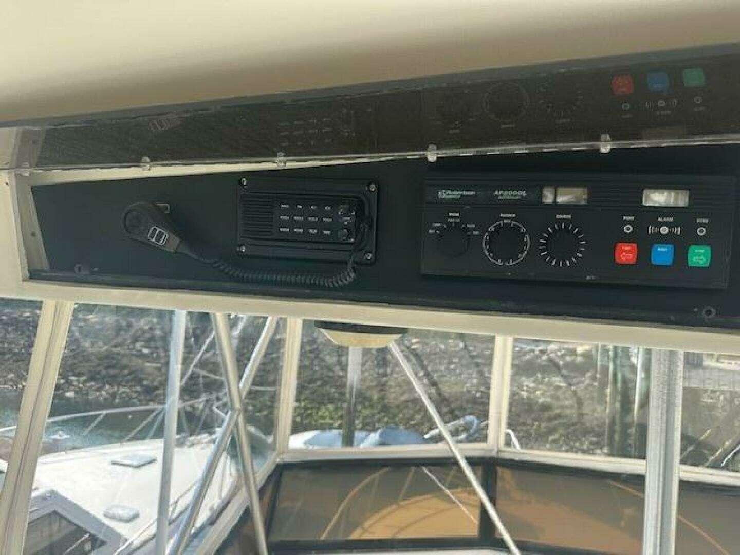 1988 Viking 45 Convertible - Image 28