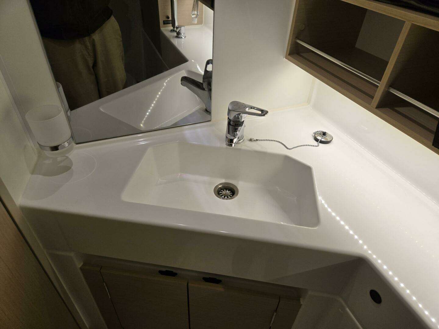 2021 Beneteau Oceanis 30.1 - Image 34