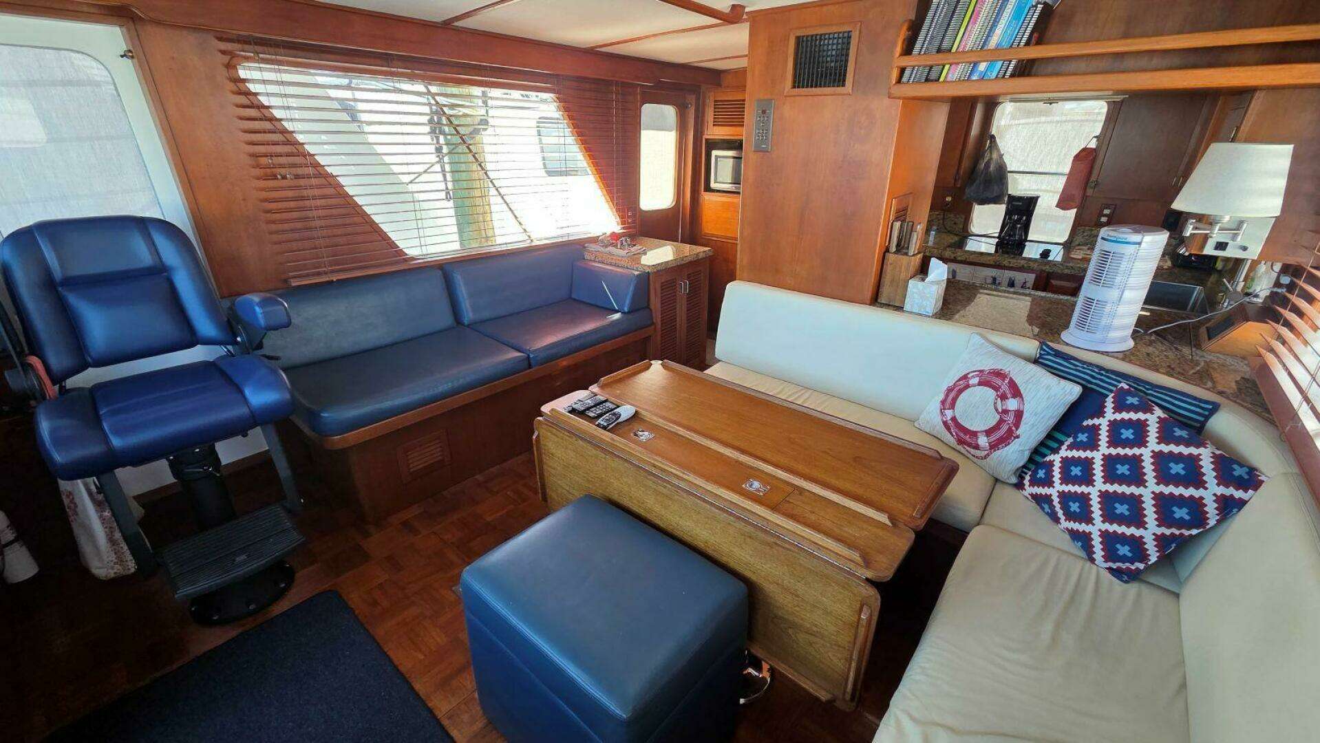 1987 DeFever 48 Tri Cabin - Image 29