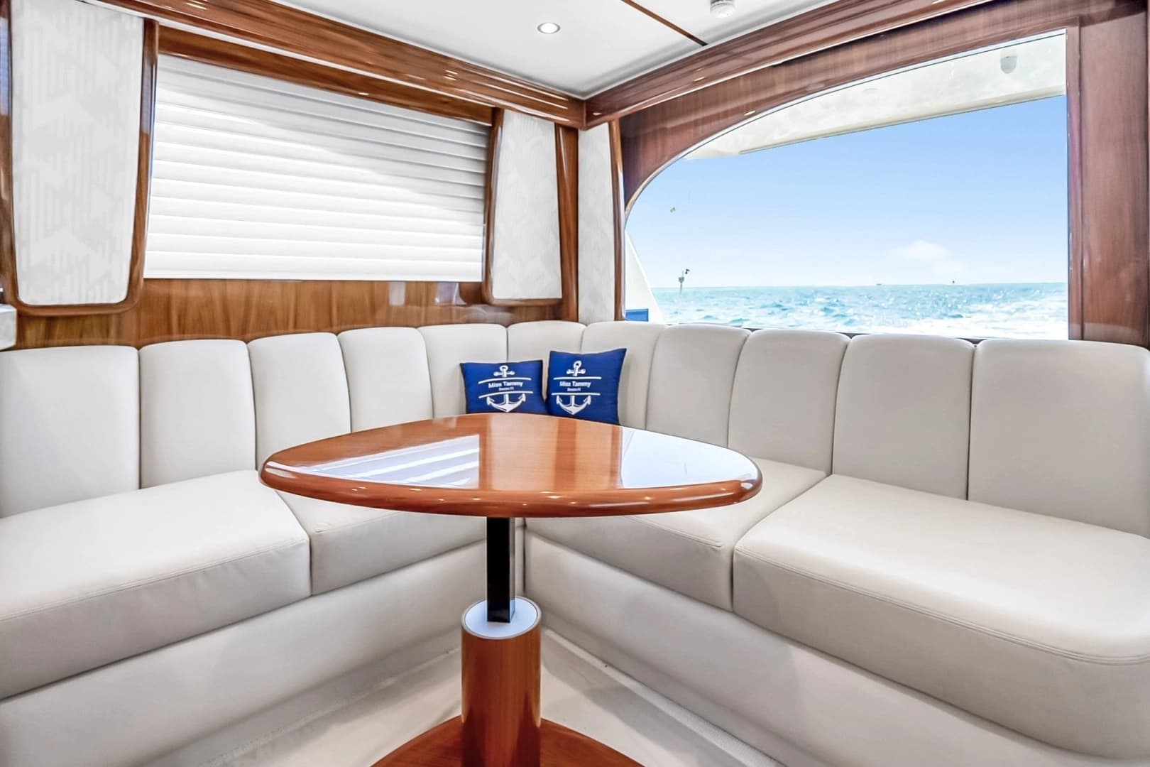 2021 Viking 48 Convertible - Image 9