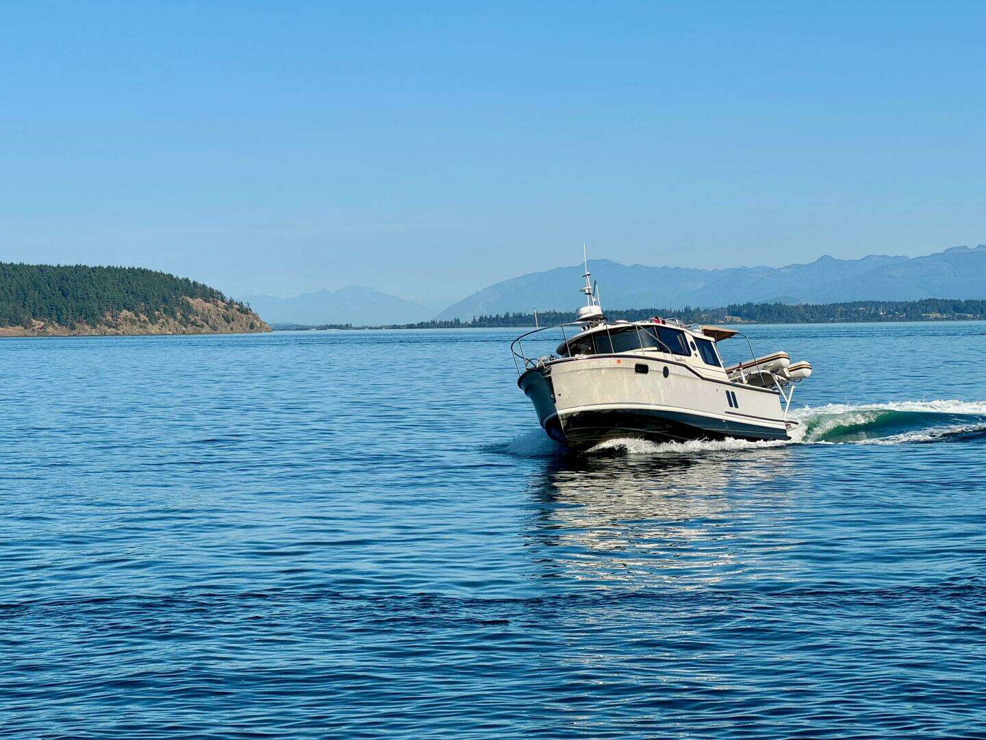 2024 Ranger Tugs — - Image 18