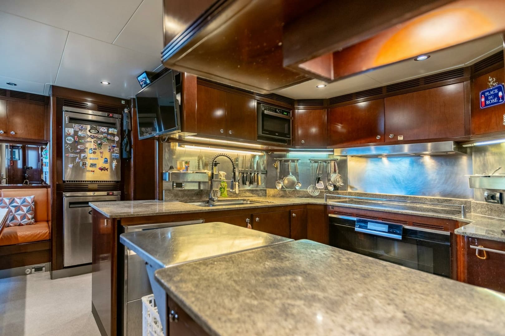2009 Benetti Benetti Classic 120 - Image 58