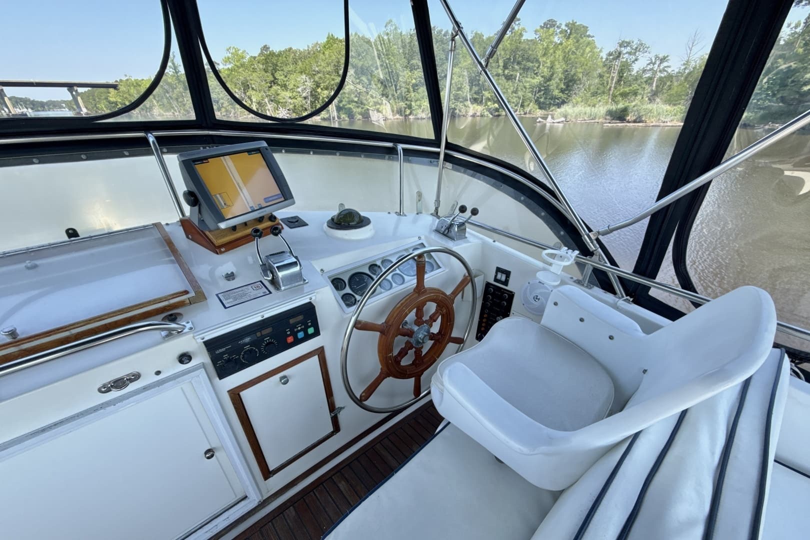 1990 Grand Banks 46 Classic - Image 25