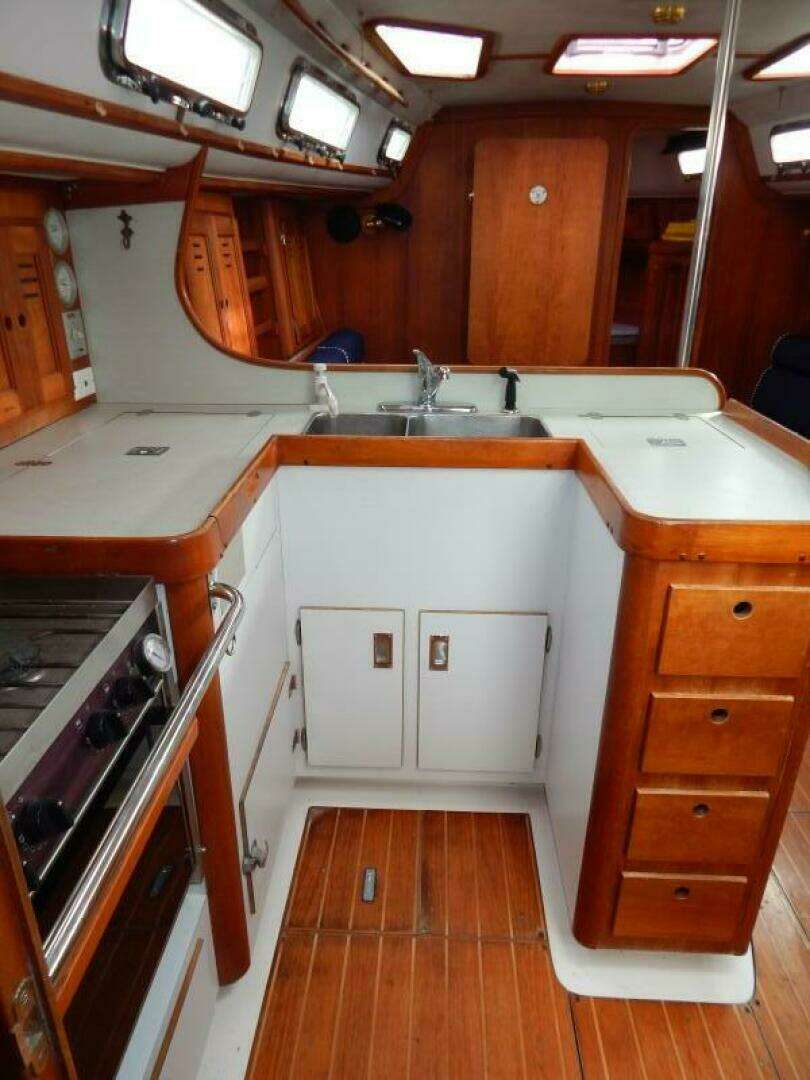 1998 Freedom 40/40 - Image 19