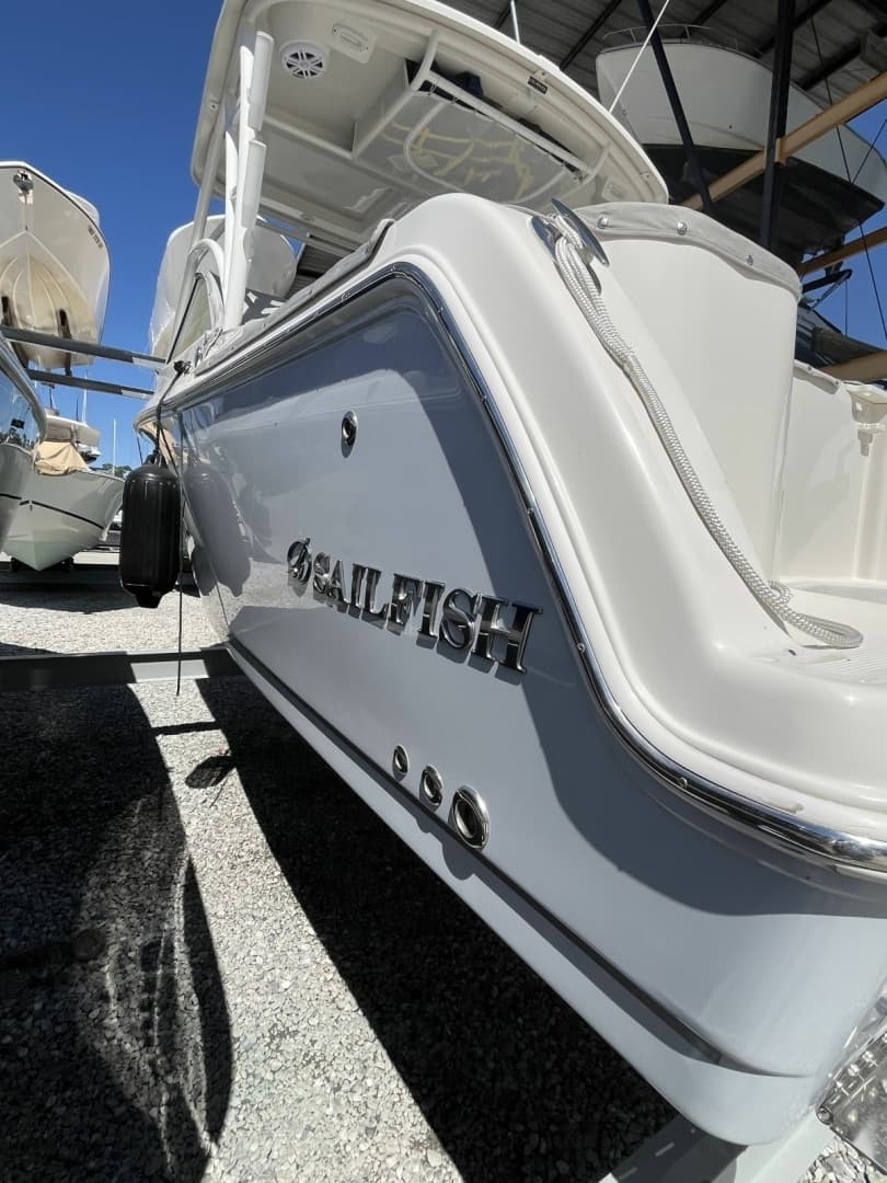 2024 Sailfish 245 DC - Image 11
