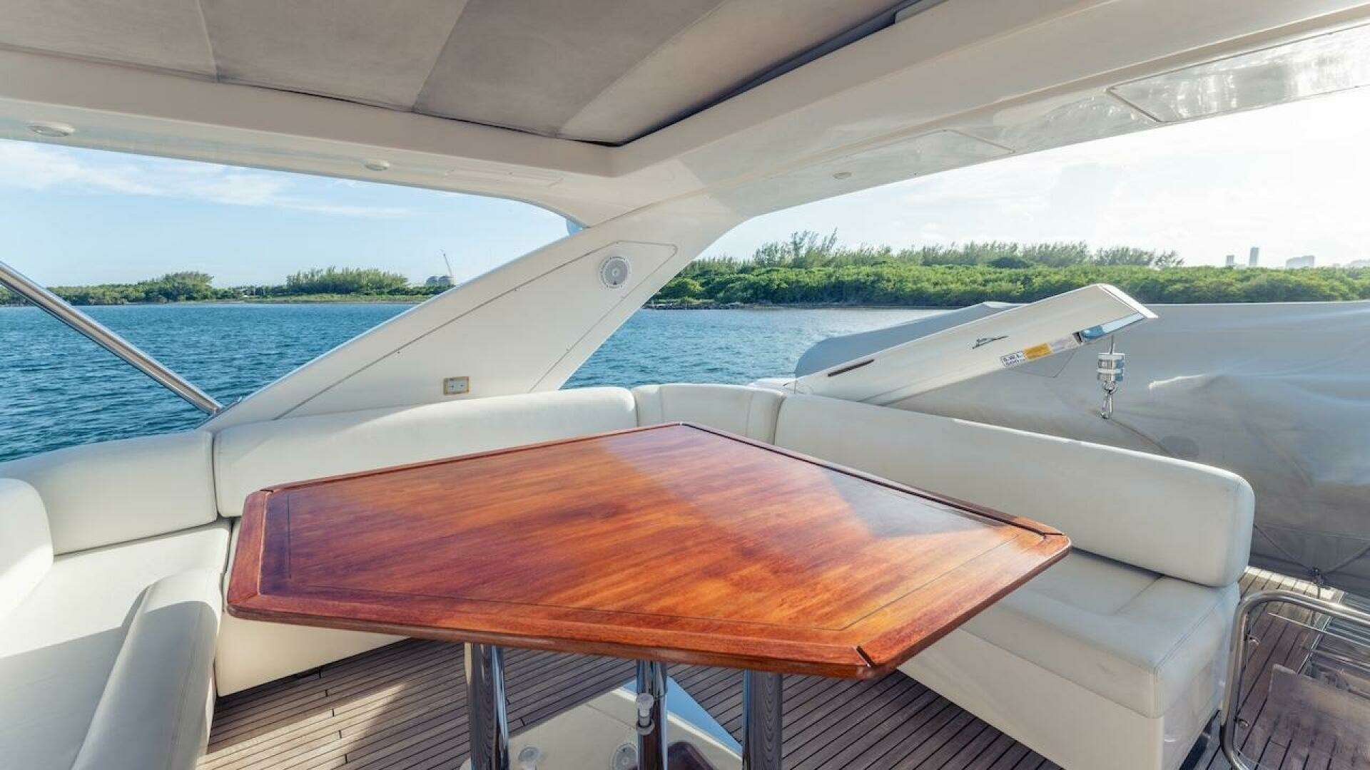 2012 Azimut Evolution - Image 33
