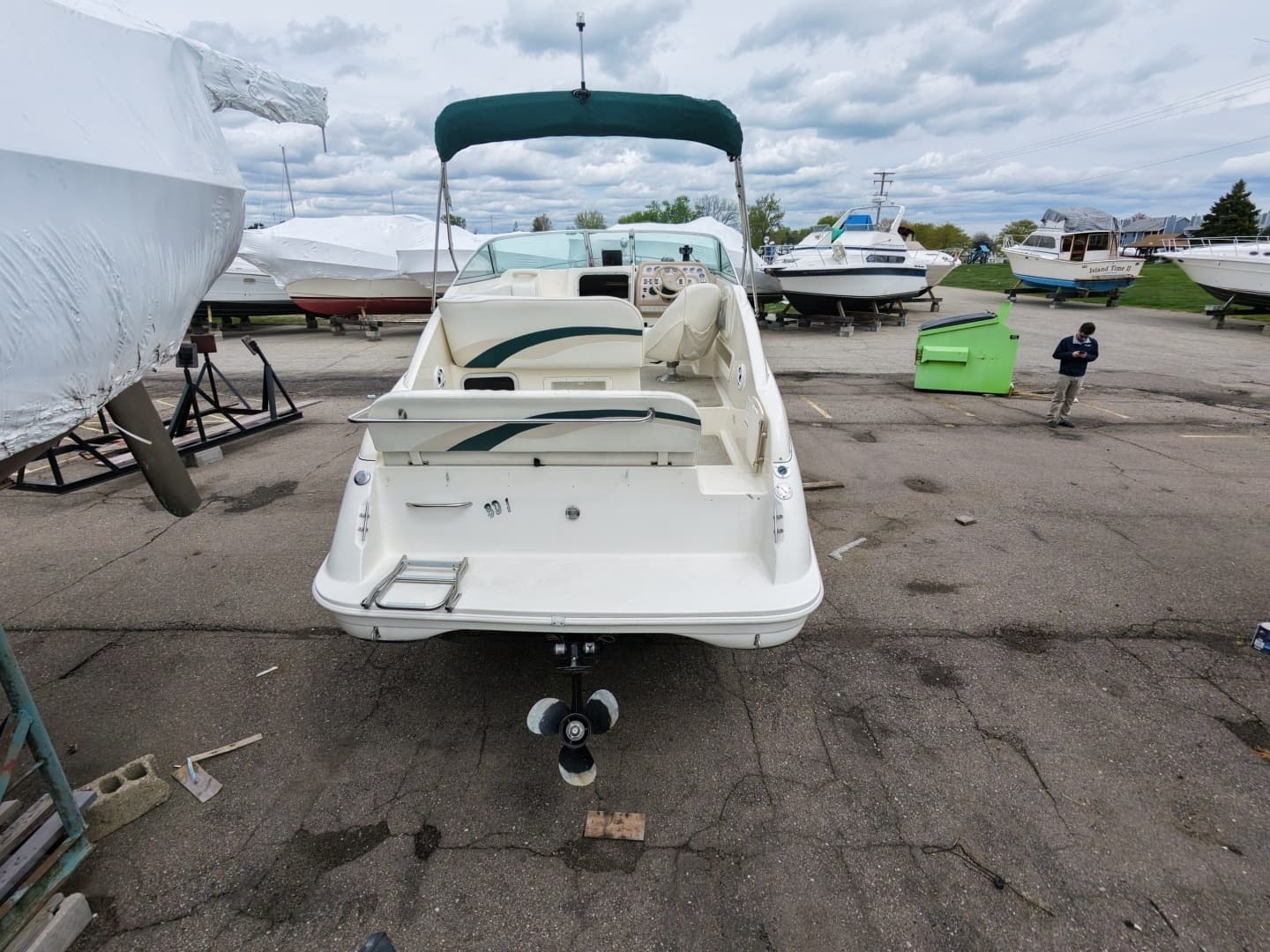 1998 Rinker 266 Fiesta Vee - Image 15