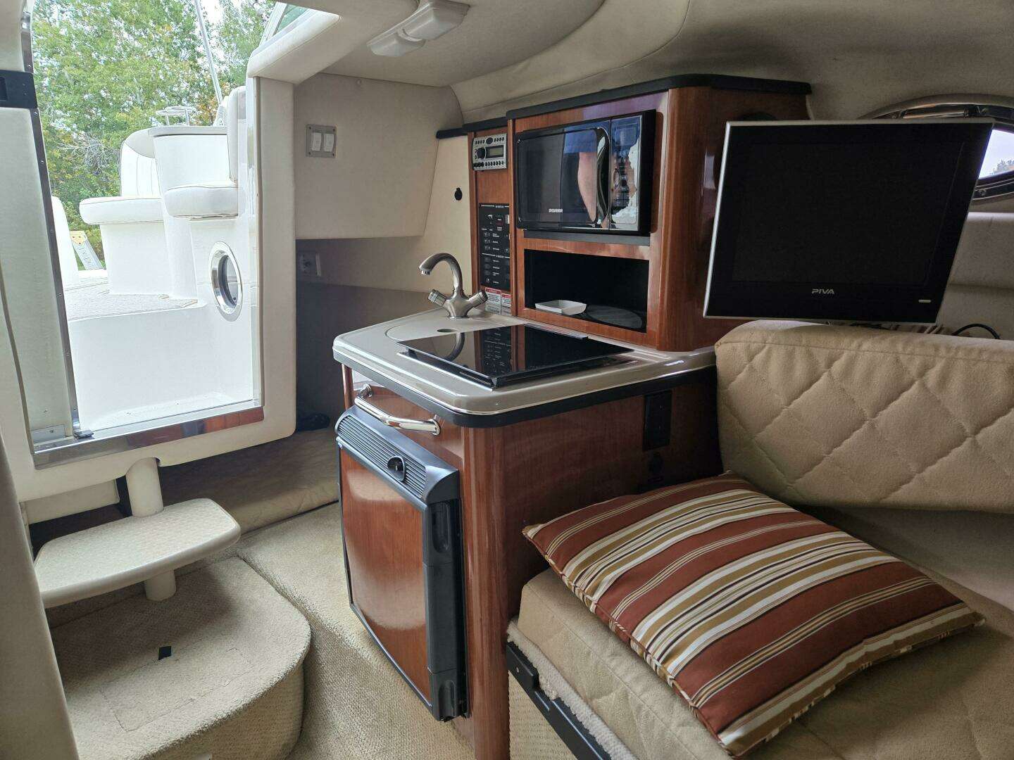 2007 Sea Ray Sundancer 240 - Image 13
