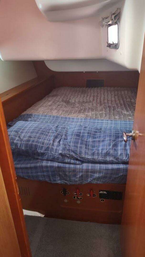 2011 Beneteau Oceanis 43 - Image 13