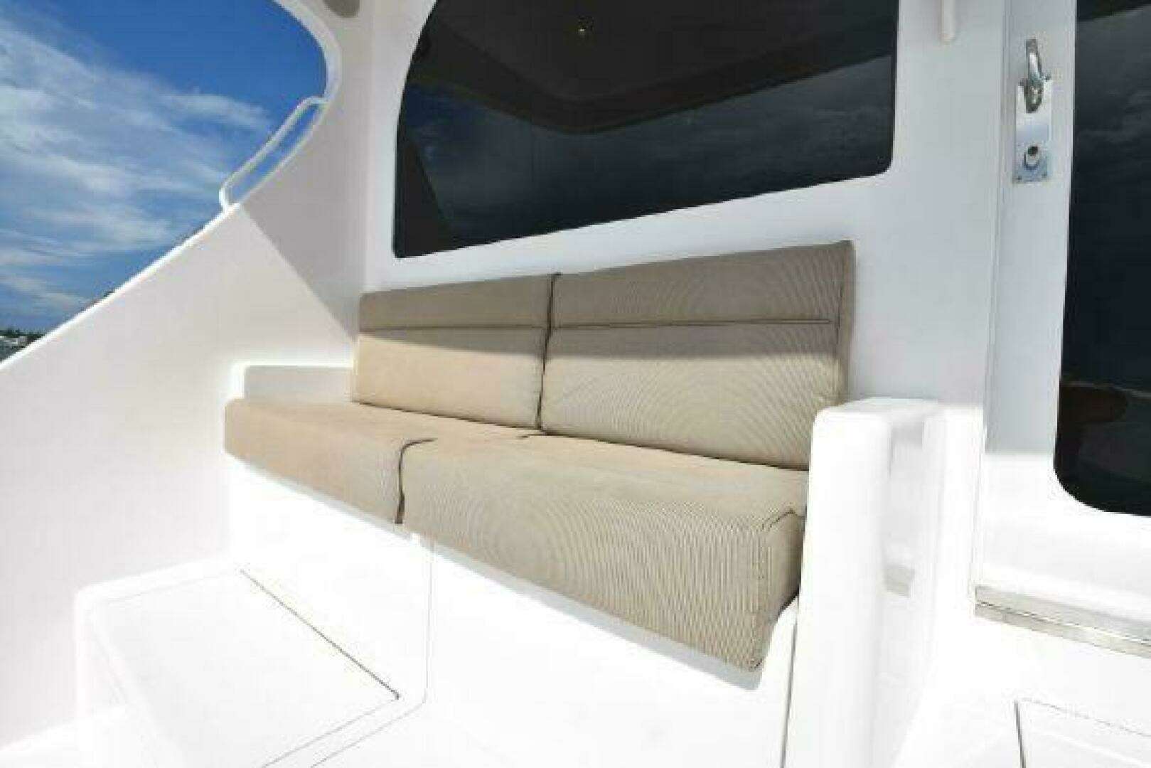 2013 Hatteras GT54 - Image 14