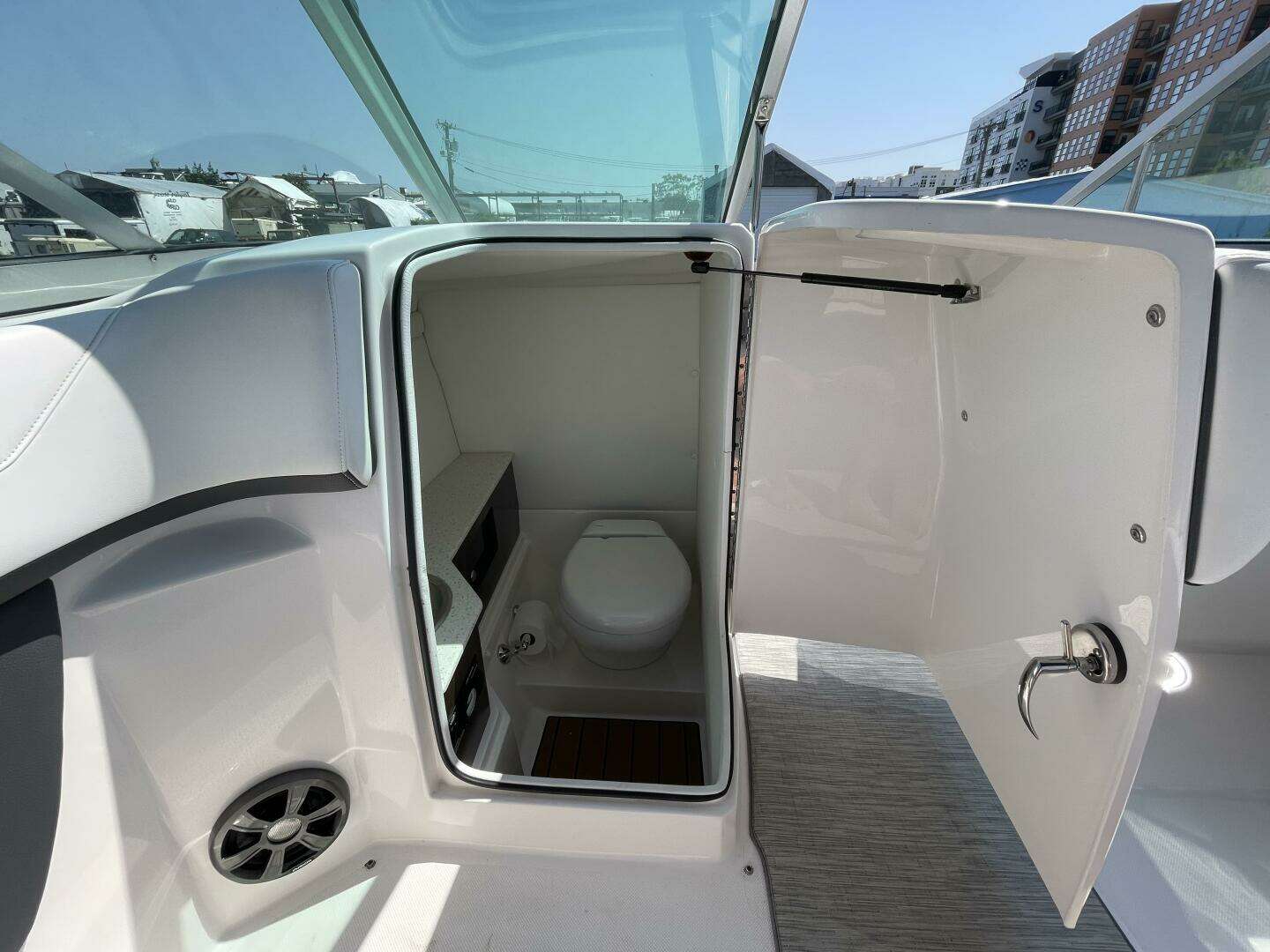2018 Regal 26 OBX - Image 13
