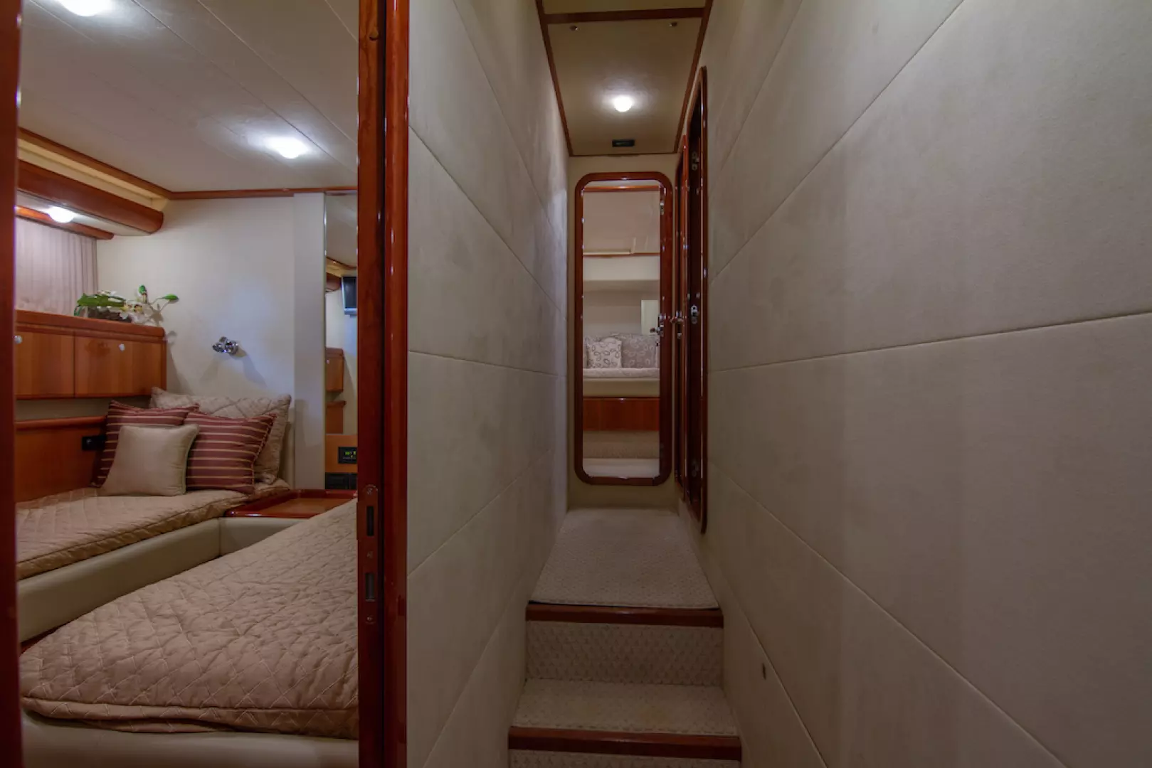 2005 Ferretti Yachts 76 - Image 49