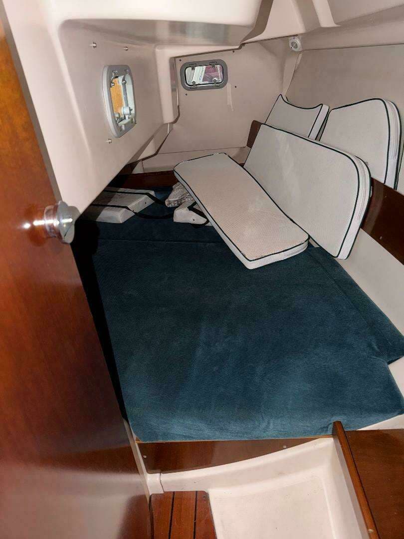 1998 Beneteau 281 - Image 16