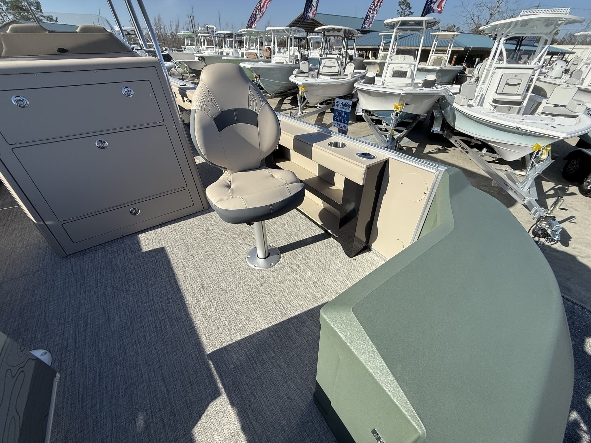 2025 Avalon GS GEO FISH 25 T TOP-TRITOON-200HP - 9