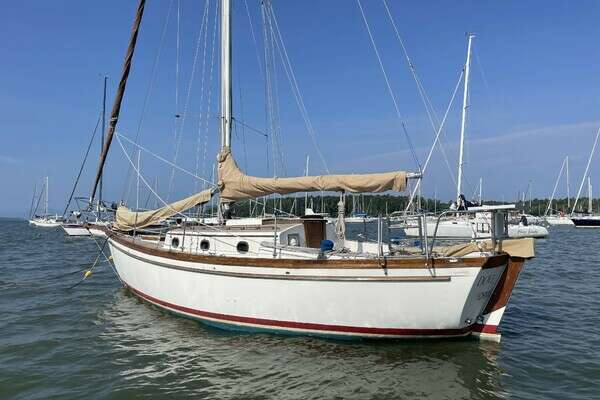 1979 Shannon 28 Cutter - Image 1