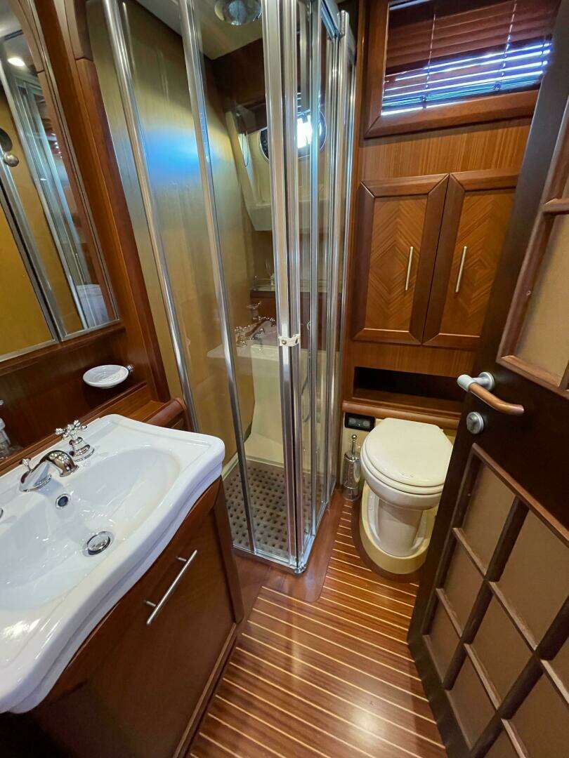 2006 Mochi Craft 74' Dolphin - Image 65