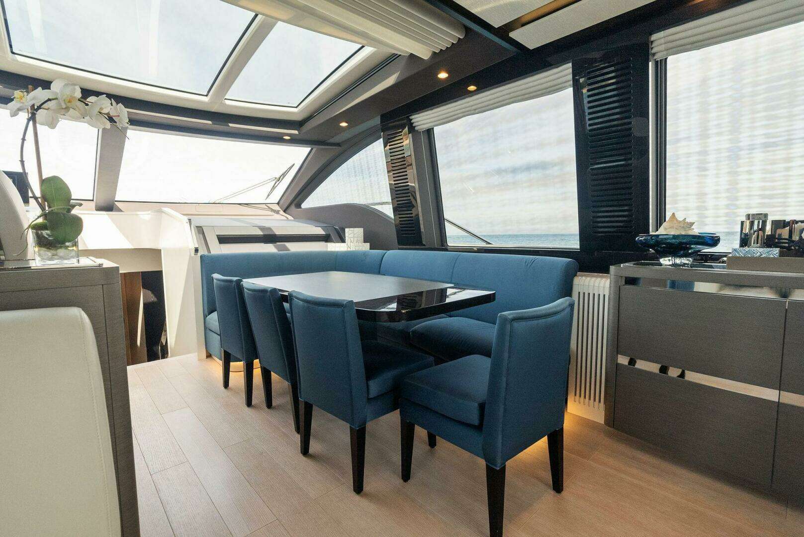 2022 Azimut S8 - Image 24