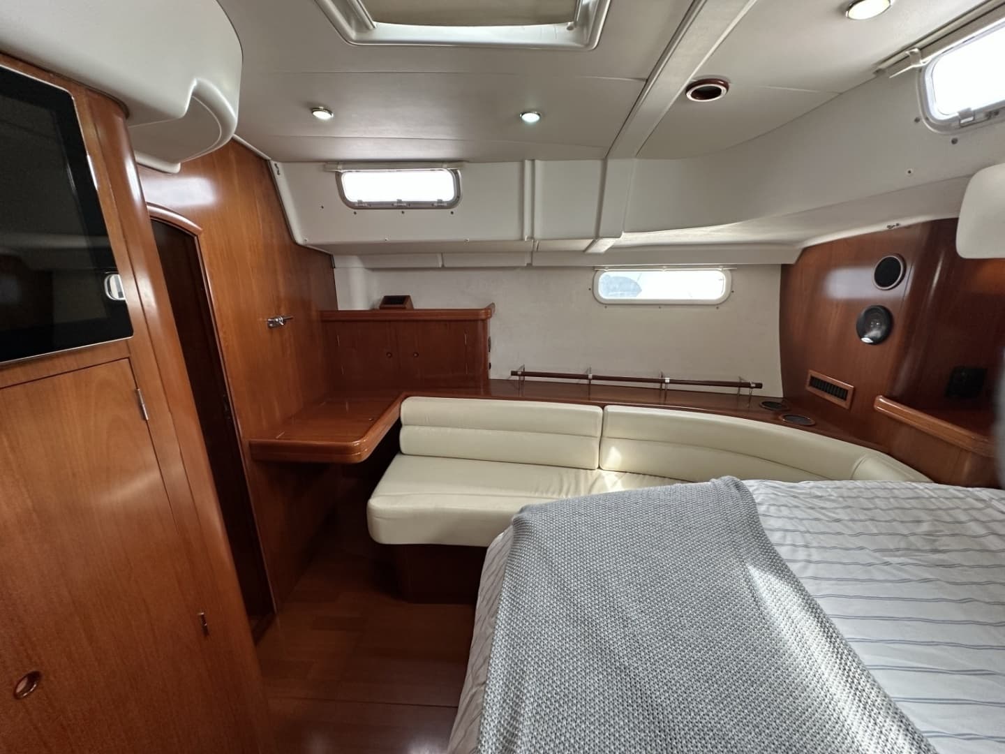 2003 Beneteau 57 - Image 37