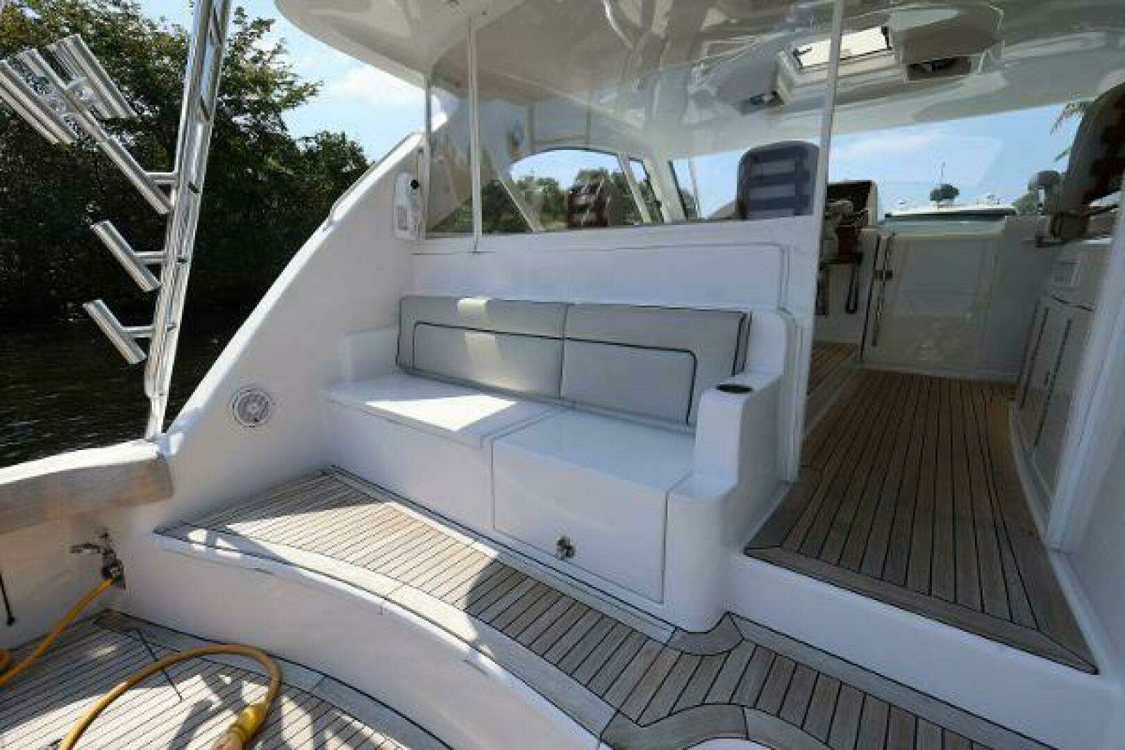 2018 Hatteras 45 Express Sportfish - Image 37